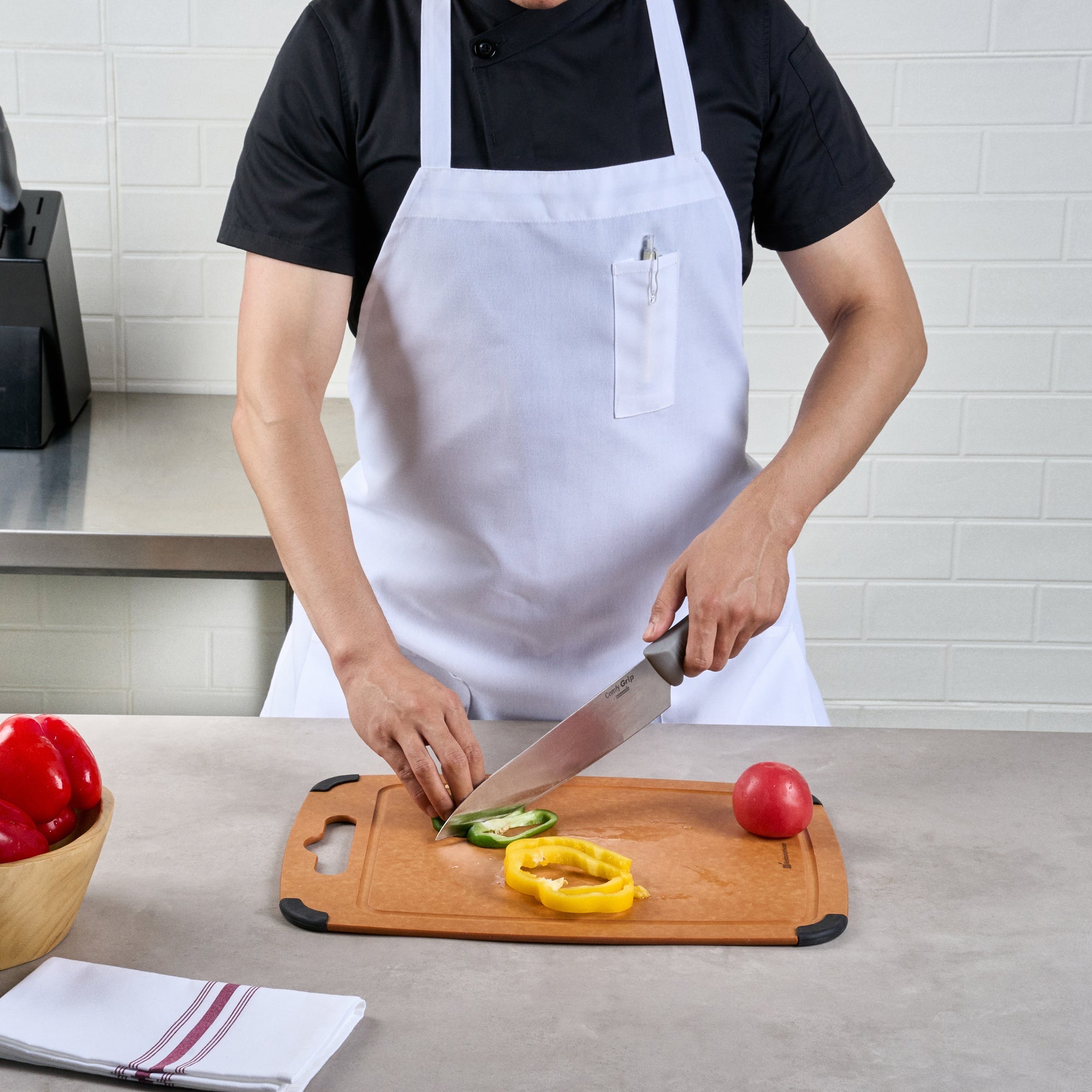 Chef 101 White Standard Bib Apron - with 3 Pockets - 32 1/2'' x 27 1/2'' - 100 count box