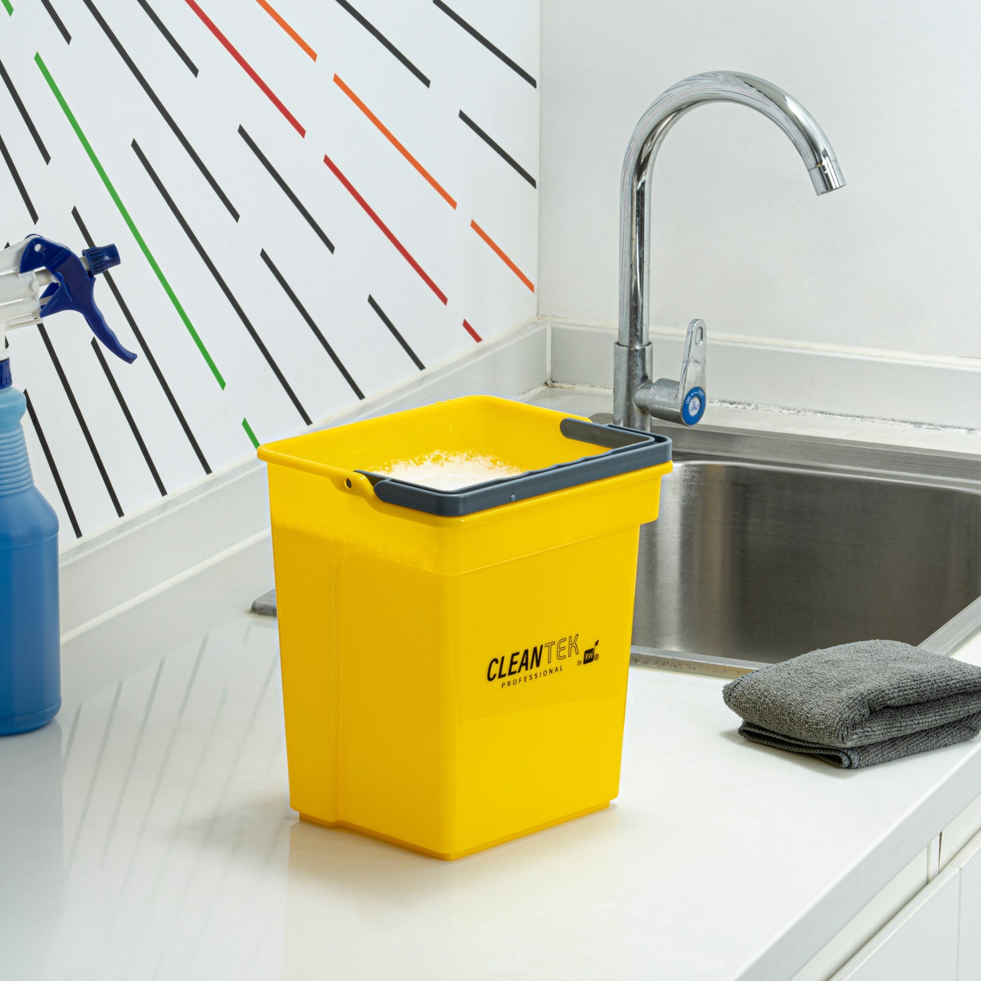 Clean Tek Professional 4 Qt Yellow Cleaning Bucket - 7" x 6 1/4" x 8 1/2" - 1 count box