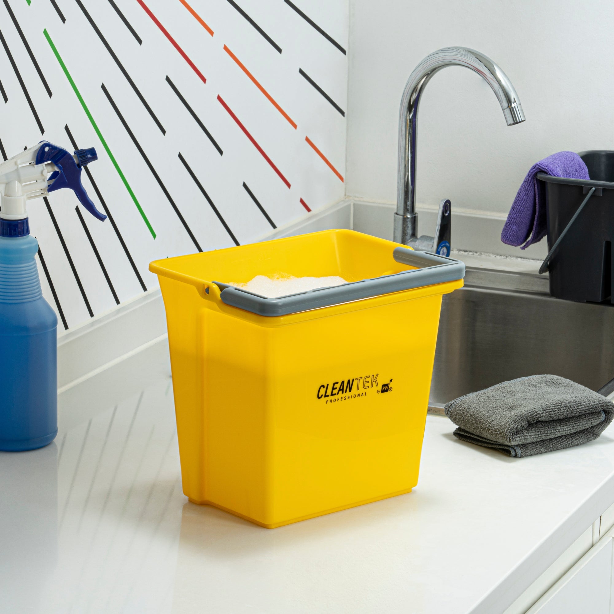 Clean Tek Professional 6 Qt Yellow Cleaning Bucket - 9 1/4" x 7" x 8 3/4" - 1 count box