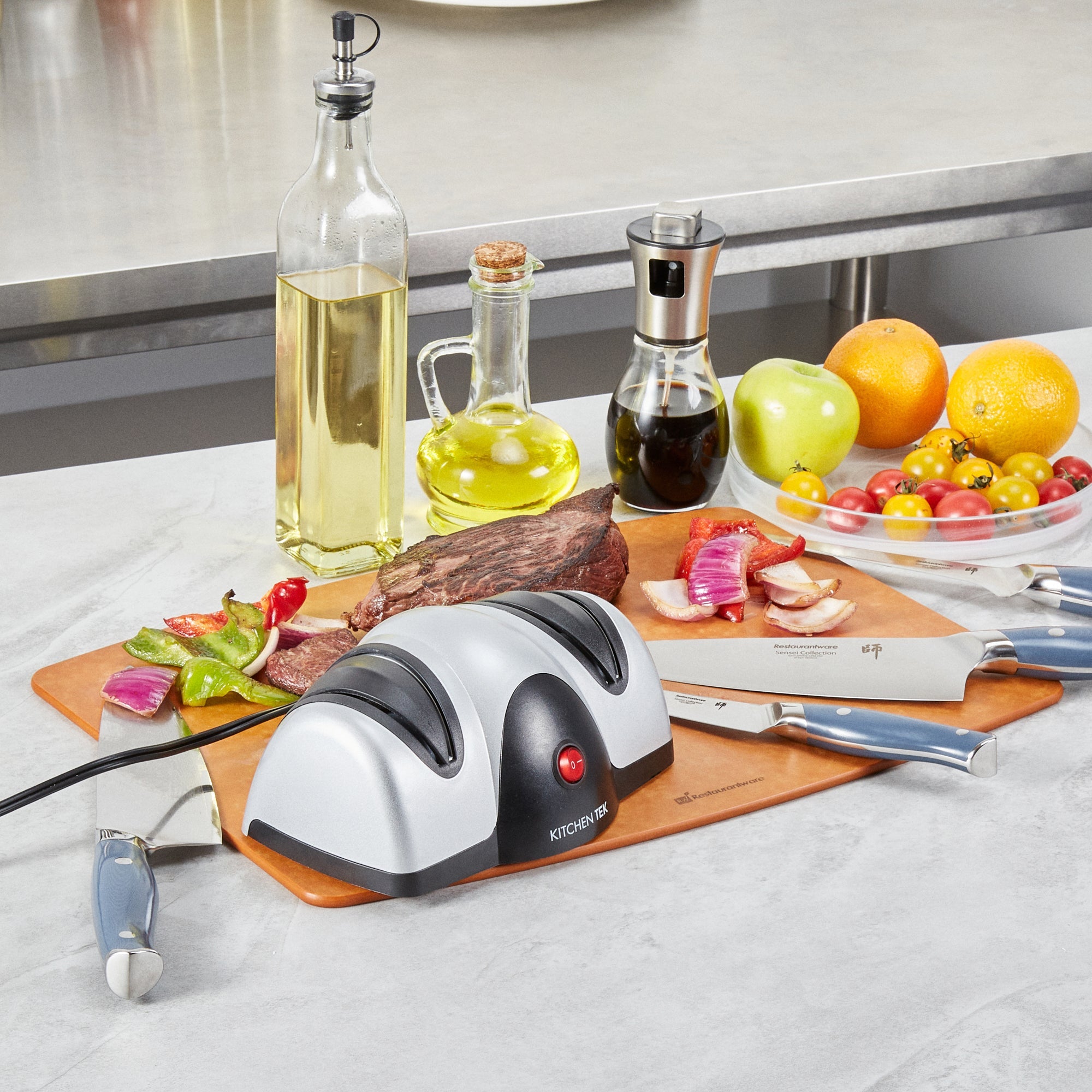 Kitchen Tek Silver Plastic 2 Stage Electric Knife Sharpener - for Straight Edge Knives, 120V - 7 1/2'' x 5 3/4'' x 3 3/4'' - 1 count box
