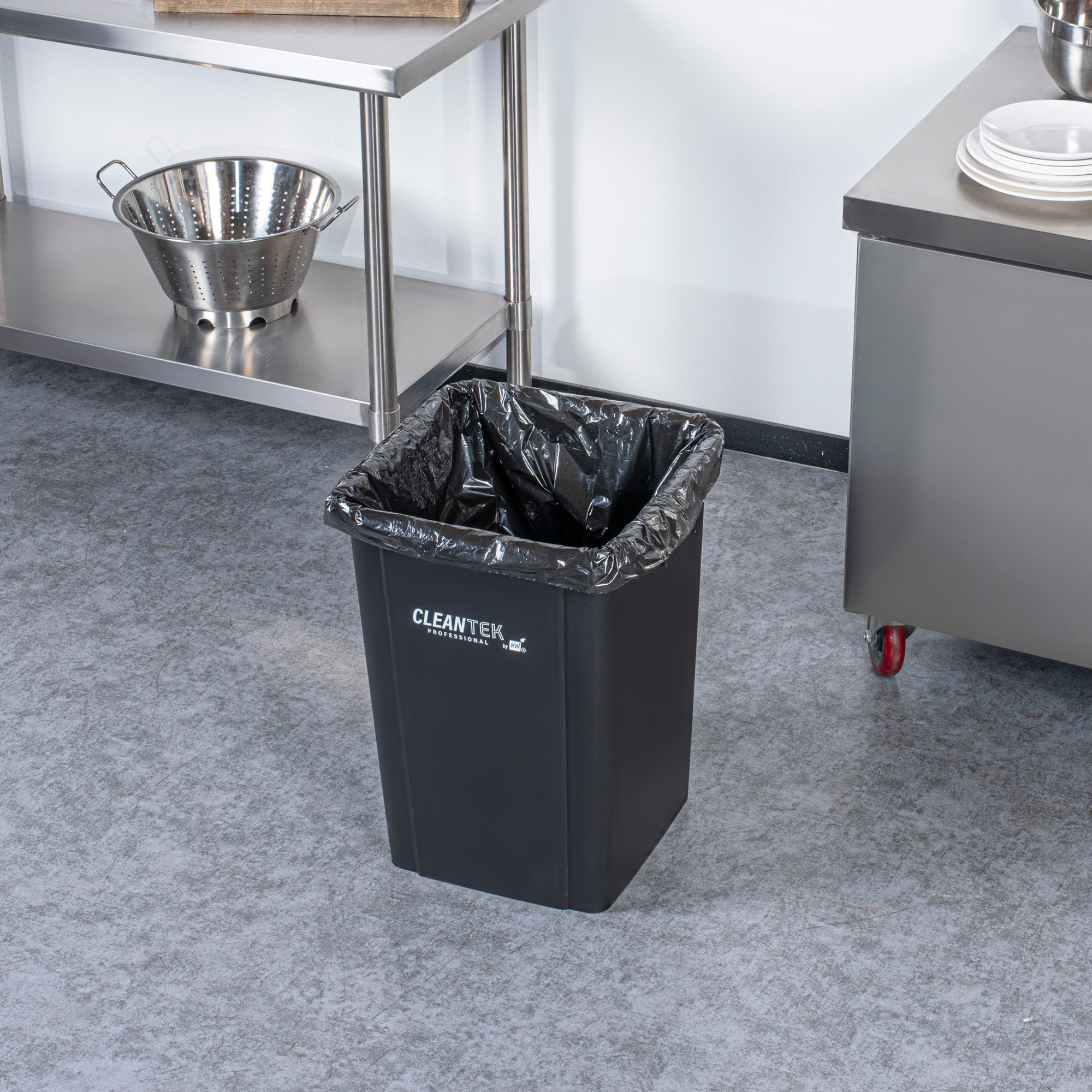 Clean Tek Professional 19 gal Square Black Plastic Trash Can - 16" x 16" x 21 1/4" - 1 count box