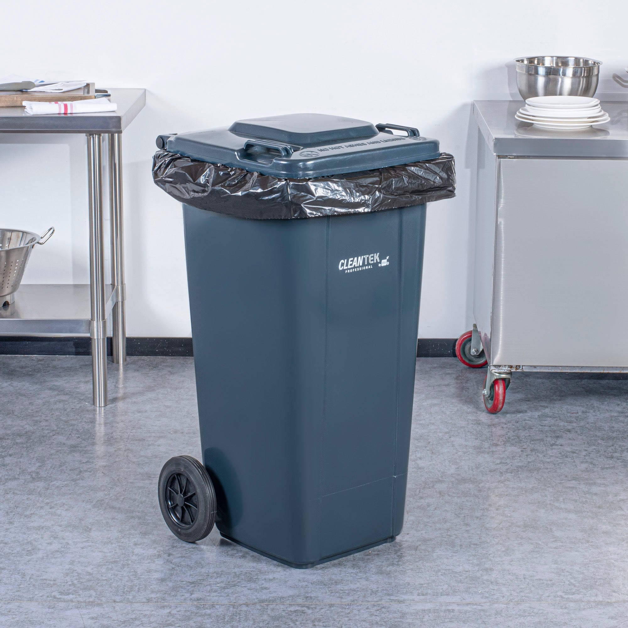 Clean Tek Professional 32 gal Rectangle Gray Plastic Wheeled Trash Can - with Lid - 22 1/2" x 19" x 37 1/2" - 1 count box