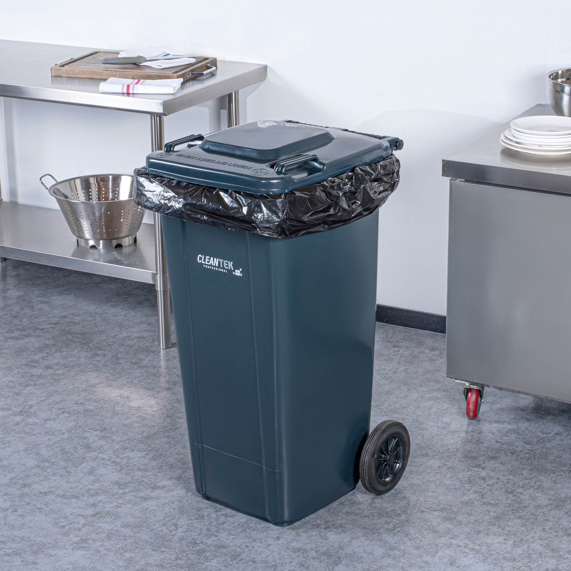 Clean Tek Professional 32 gal Rectangle Gray Plastic Wheeled Trash Can - with Lid - 22 1/2" x 19" x 37 1/2" - 1 count box