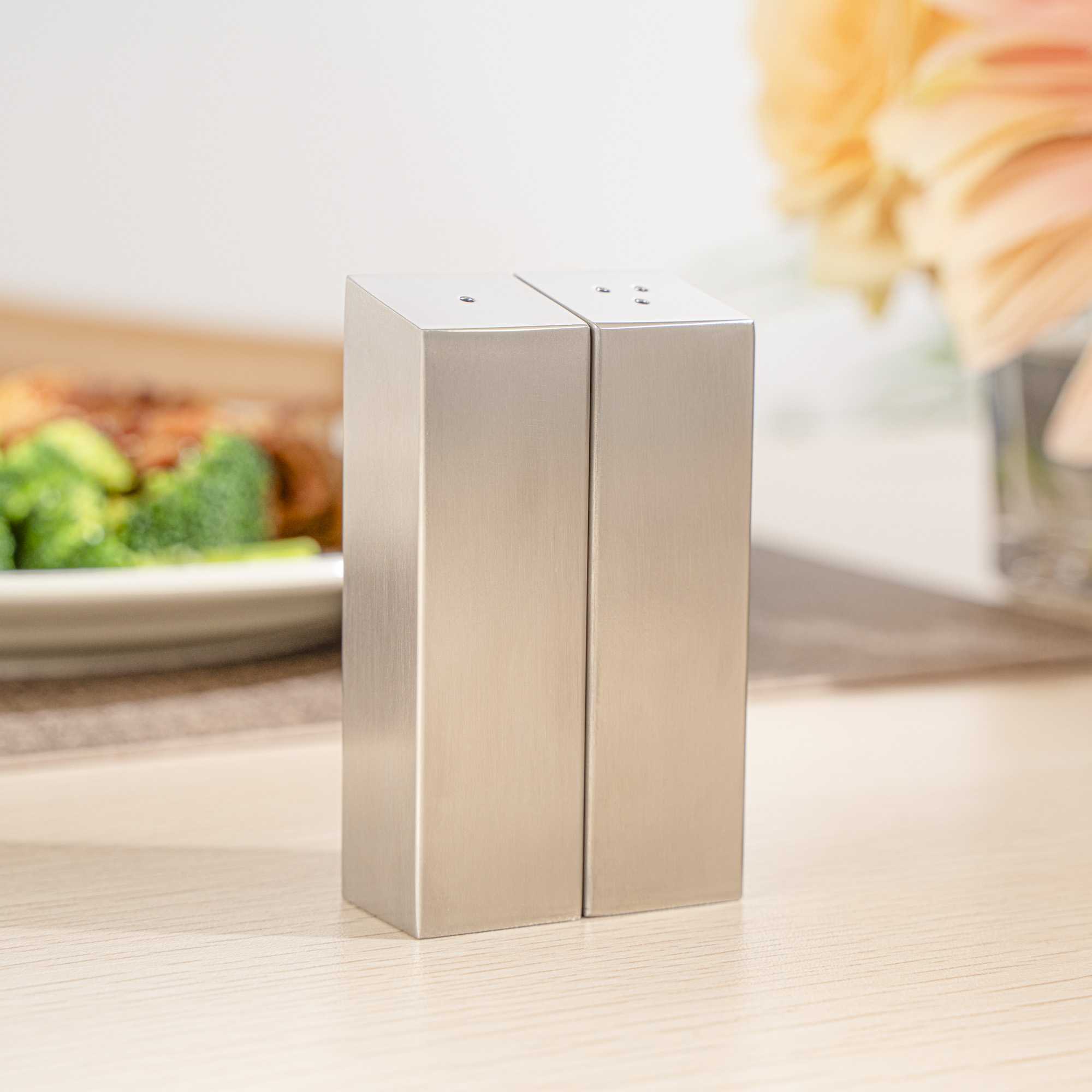 Chef 101 2 oz Silver Stainless Steel Rectangular Salt And Pepper Shaker Set - 1" x 1" x 3 1/4" - 1 count box