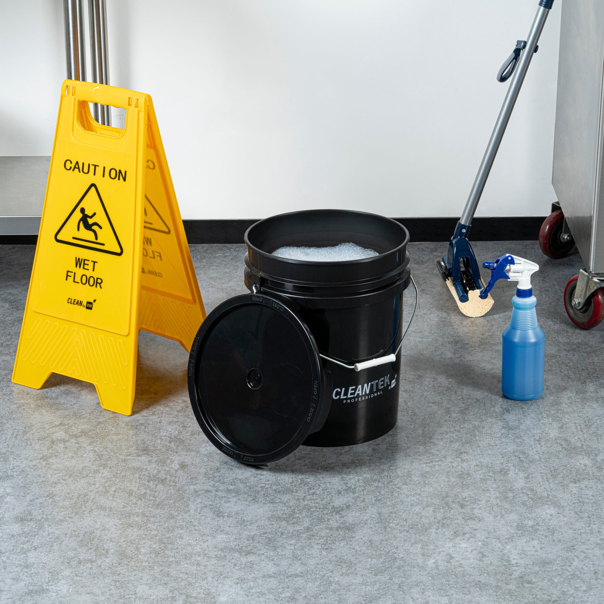 Clean Tek Professional Round Black Plastic Easy-Off Lid - Fits 3.5 and 5 Gal Pail - 1 count box
