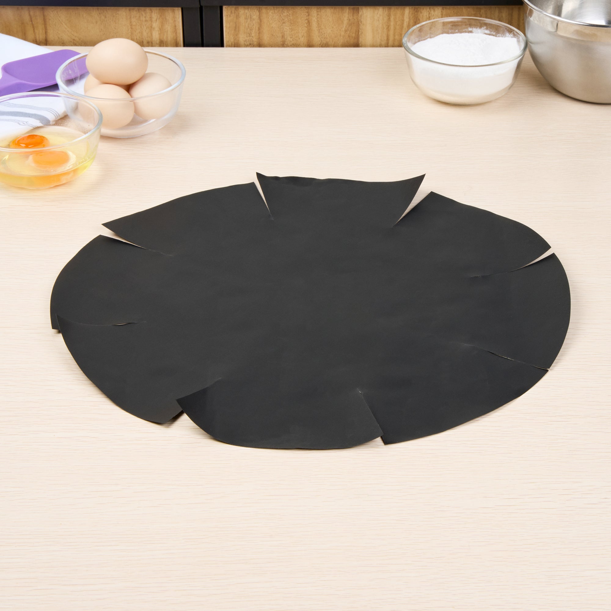 Pastry Tek Round Black Fiberglass Cake Tin Liner - Non-Stick, Foldable - 9 1/2" x 9 1/2" - 5 count box