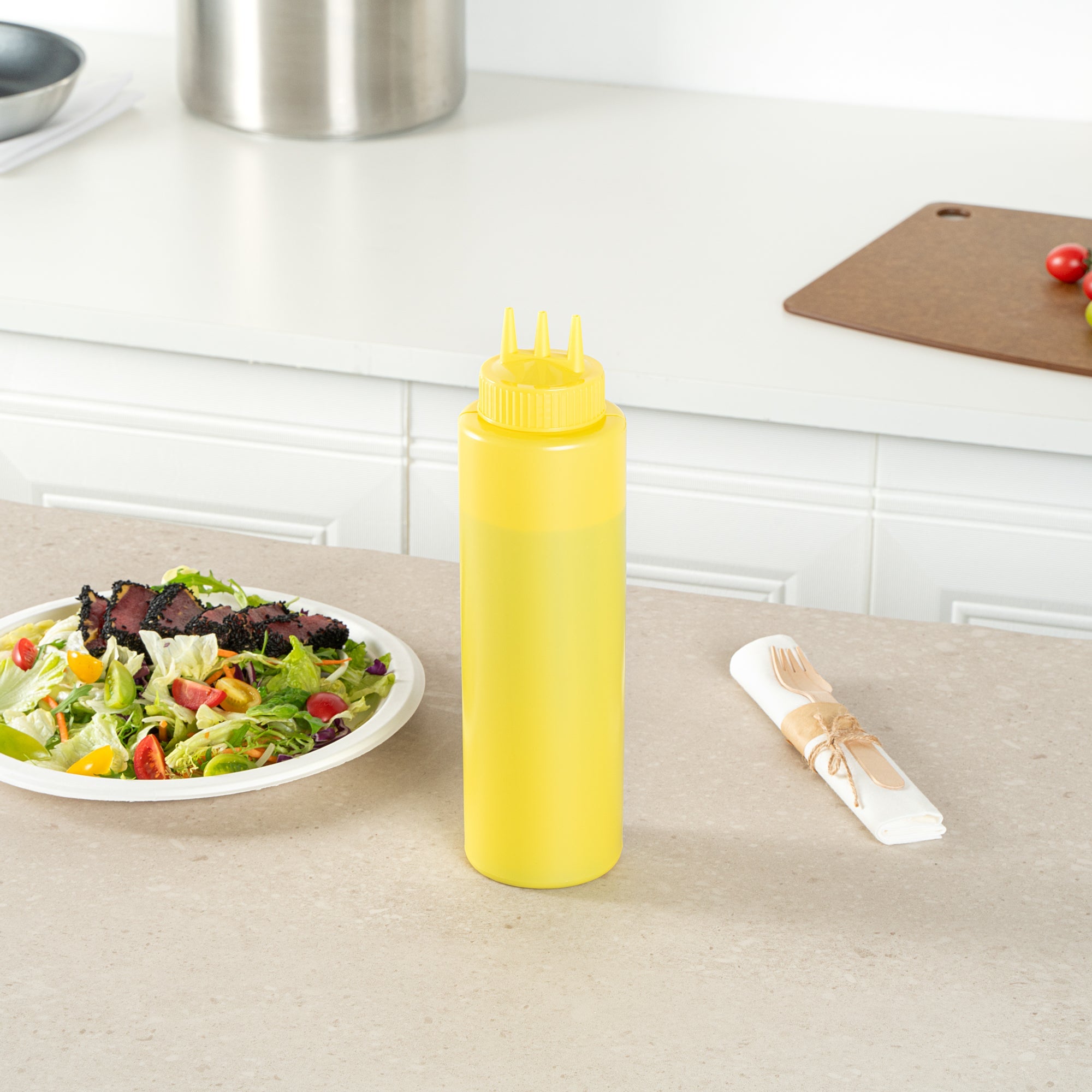 Sauce Tek 32 oz Yellow Plastic Mustard Squeeze Bottle - with Triple Dispersion Tip - 6 count box
