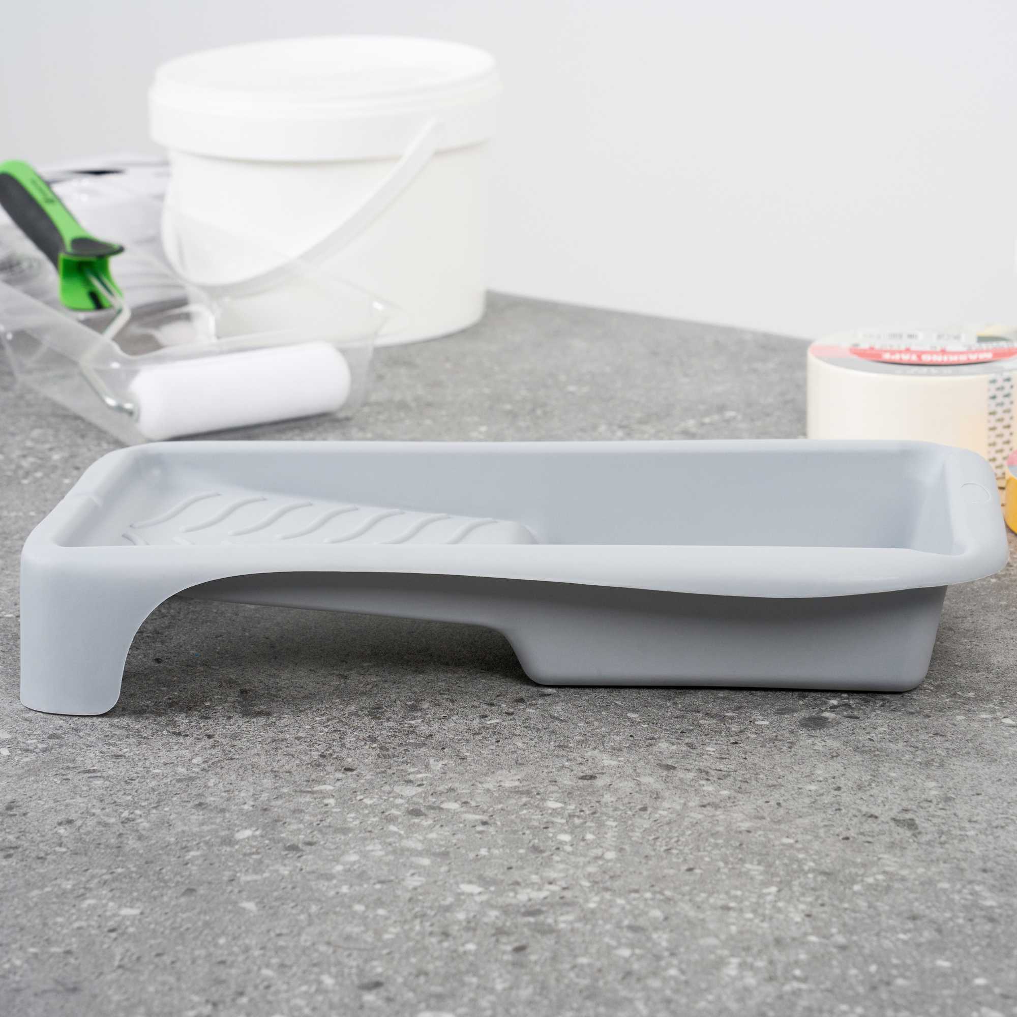 Handy Tek 1.5 qt Gray Plastic Paint Tray - 14" x 7" x 2 1/2" - 1 count box