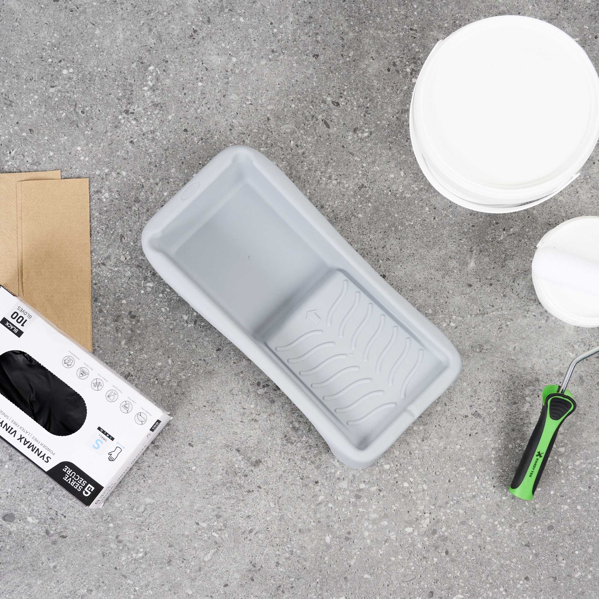 Handy Tek 1.5 qt Gray Plastic Paint Tray - 14" x 7" x 2 1/2" - 1 count box