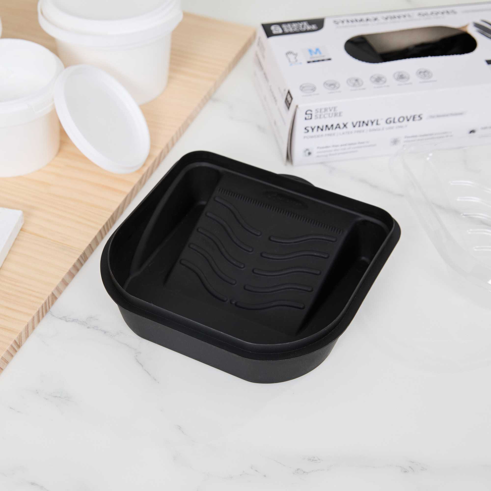 Handy Tek 27 oz Black Plastic Paint Tray / Pail Lid - Fits 0.5 gal Paint Pail - 7" x 7" x 1 3/4" - 50 count box