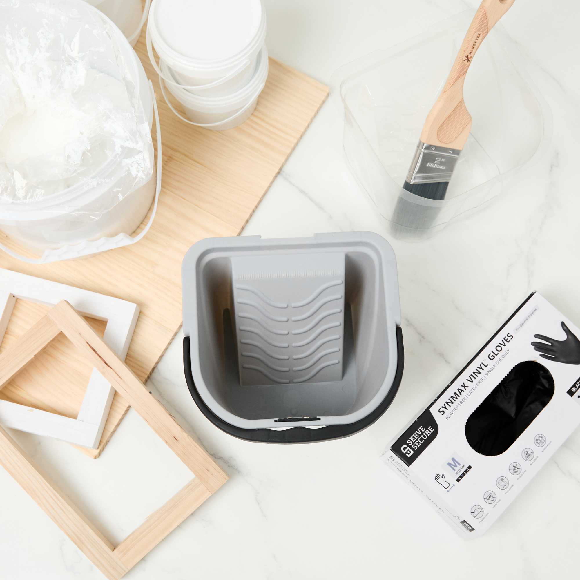 Handy Tek 0.5 gal Gray Plastic Paint Pail - with Magnetic Brush Holder - 7 3/4" x 7 1/2" x 6 3/4" - 50 count box