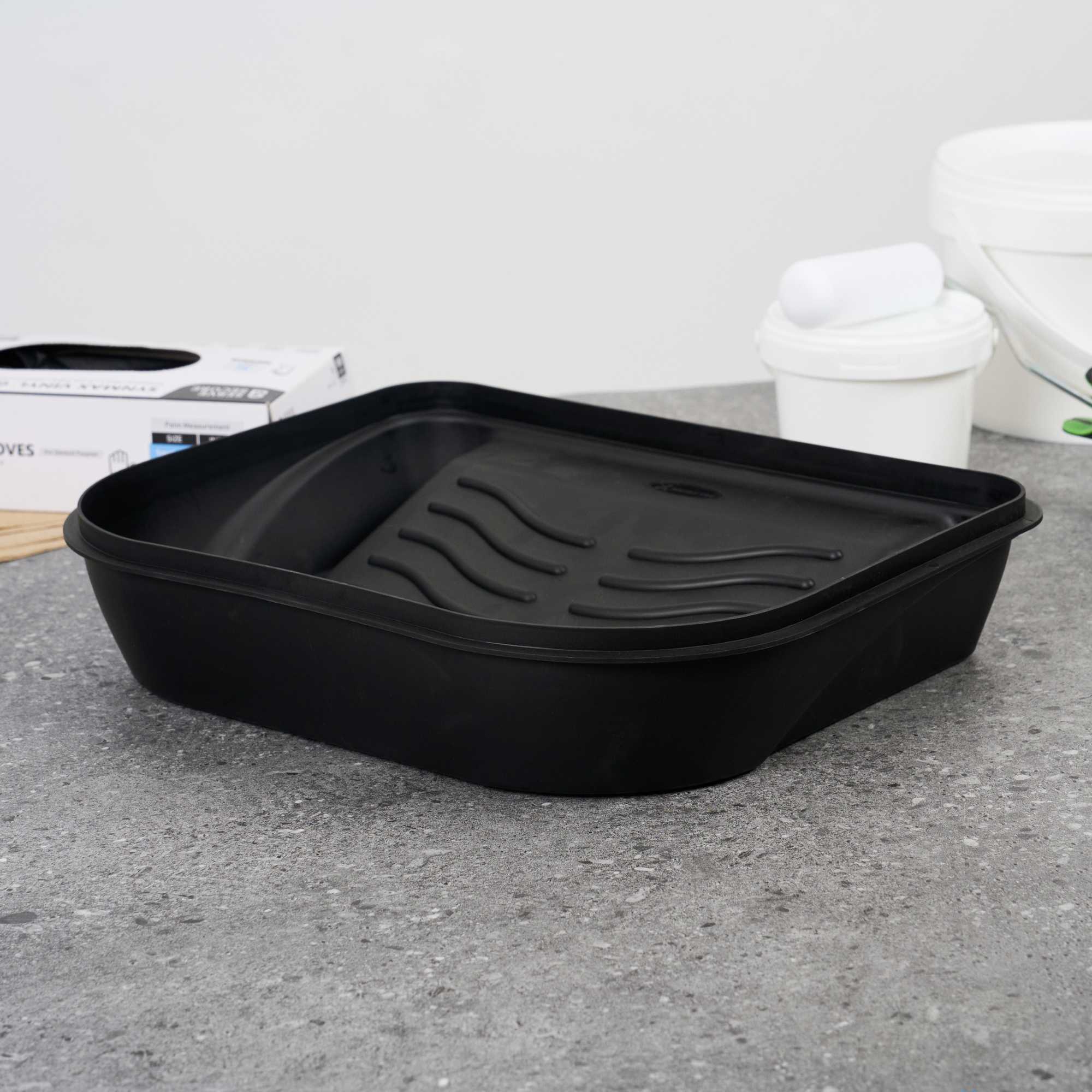 Handy Tek 5 qt Black Plastic Paint Tray / Pail Lid - Fits 3.5 gal Paint Pail - 14 3/4" x 12" x 3" - 1 count box