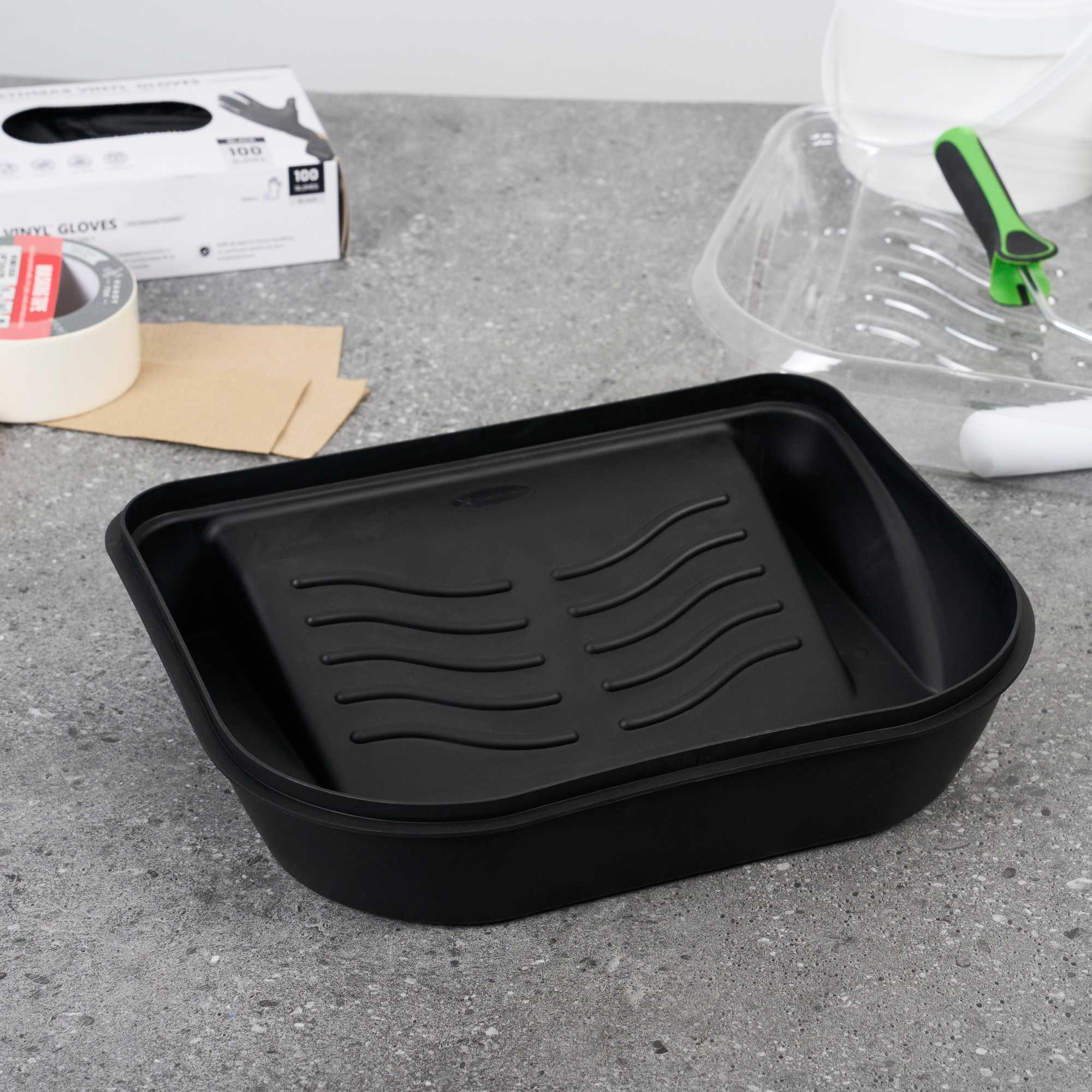 Handy Tek 5 qt Black Plastic Paint Tray / Pail Lid - Fits 3.5 gal Paint Pail - 14 3/4" x 12" x 3" - 1 count box