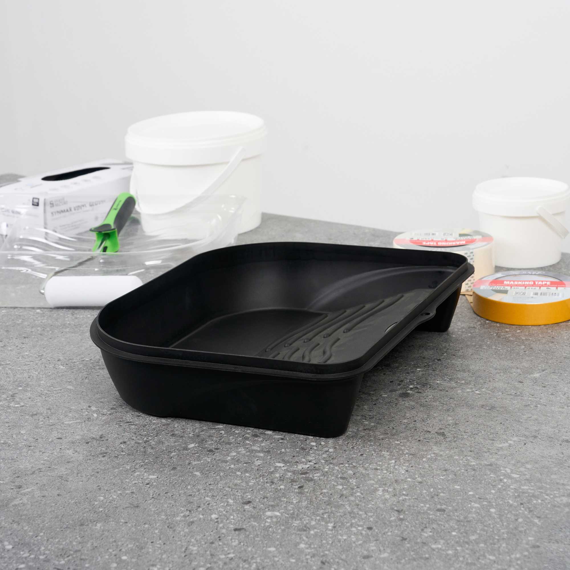 Handy Tek 5 qt Black Plastic Paint Tray / Pail Lid - Fits 3.5 gal Paint Pail - 14 3/4" x 12" x 3" - 1 count box
