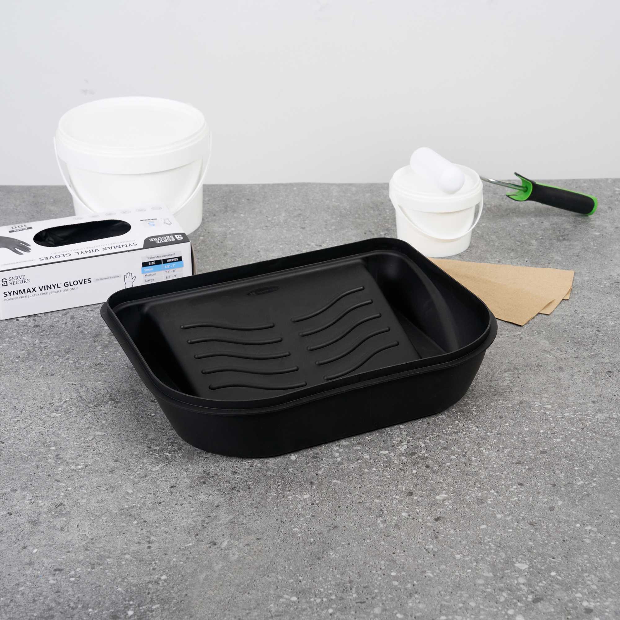 Handy Tek 5 qt Black Plastic Paint Tray / Pail Lid - Fits 3.5 gal Paint Pail - 14 3/4" x 12" x 3" - 24 count box
