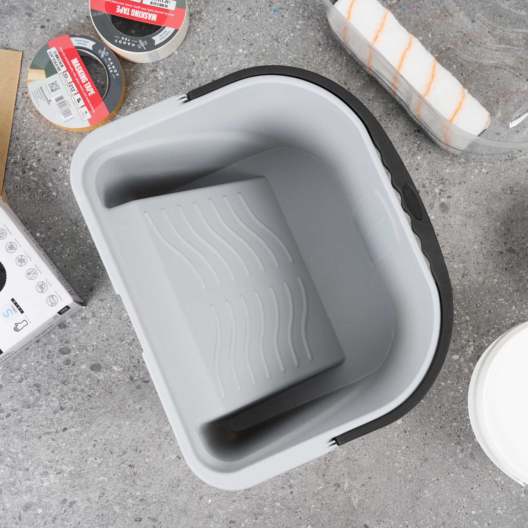 Handy Tek 3.5 gal Gray Plastic Paint Pail - 15 3/4" x 12 3/4" x 9" - 1 count box