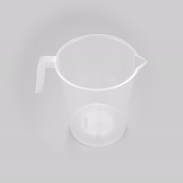Chef 101 2 qt (8 cups) Clear Plastic Measuring Cup - 6 3/4" x 4 3/4" x 7" - 1 count box