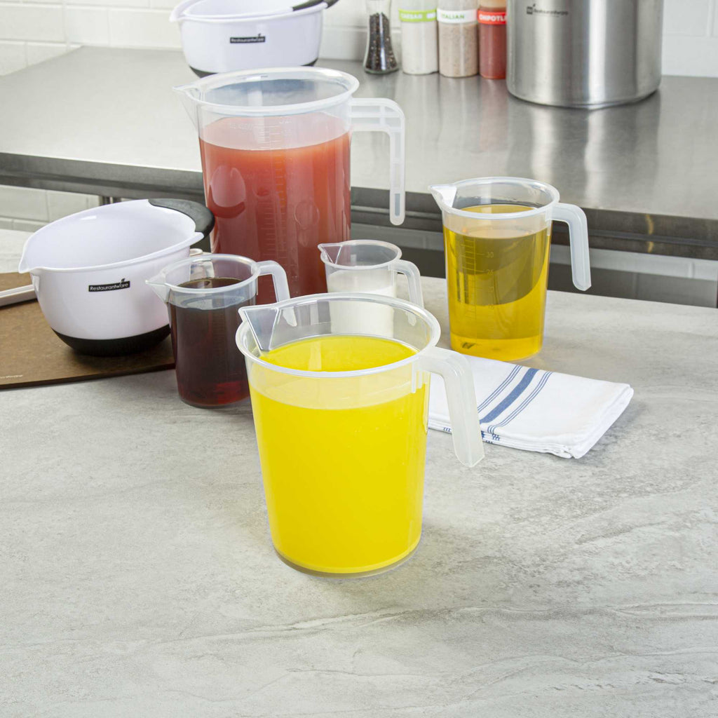 Chef 101 2 qt (8 cups) Clear Plastic Measuring Cup - 6 3/4" x 4 3/4" x 7" - 1 count box