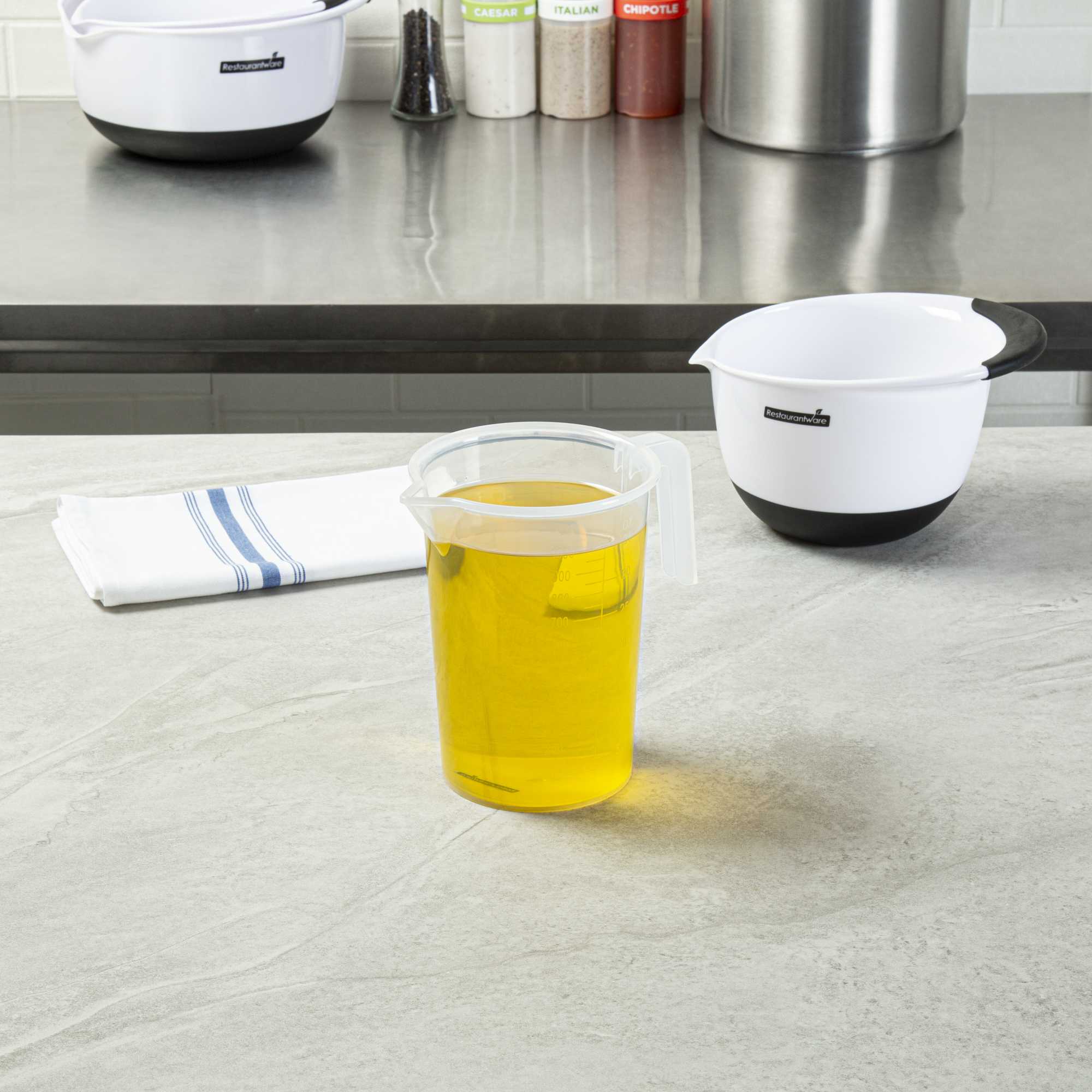 Chef 101 1 qt (4 cups) Clear Plastic Measuring Cup - 5 1/4" x 3 3/4" x 6 1/4" - 1 count box