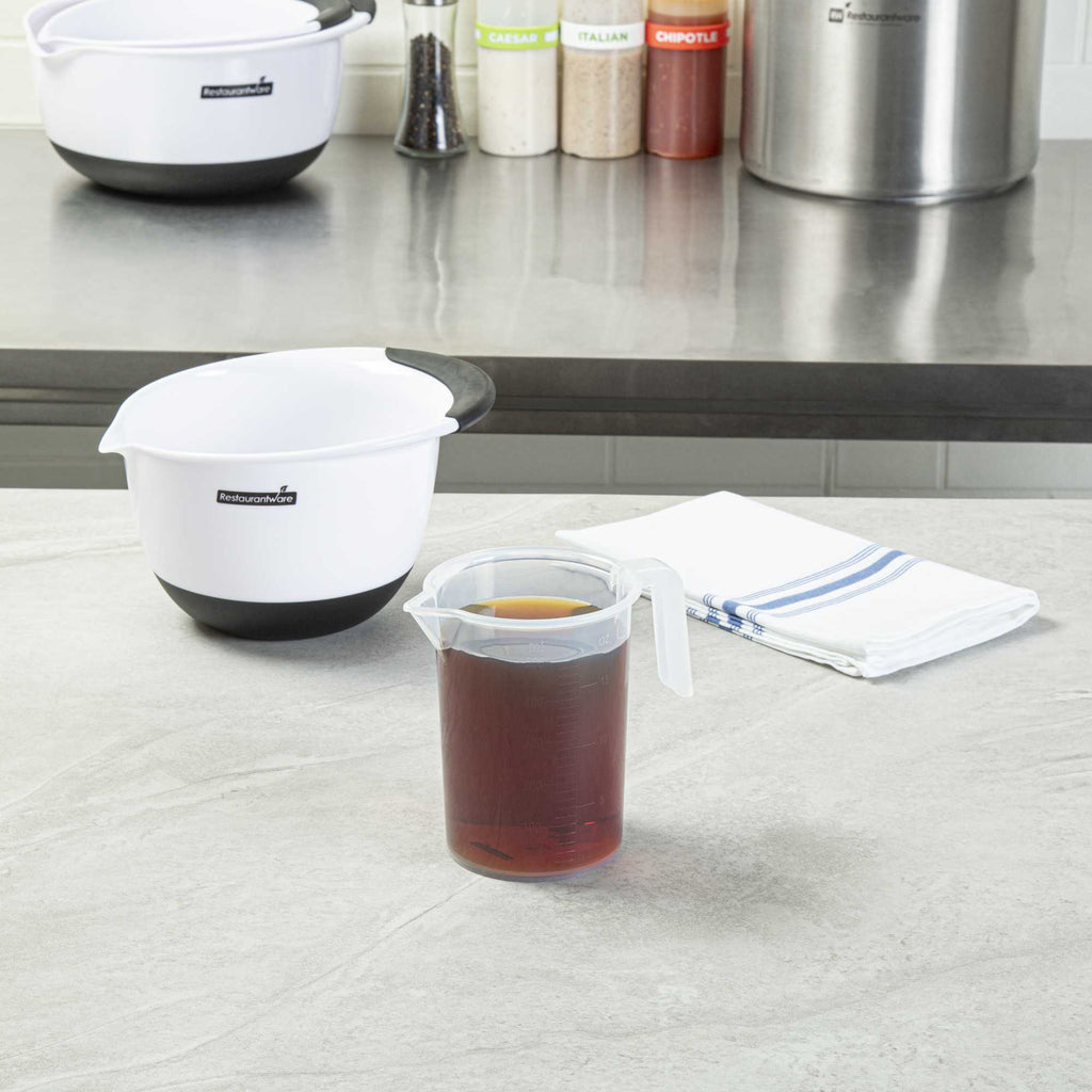 Chef 101 16 oz (2 cups) Clear Plastic Measuring Cup - 4 1/4" x 3 1/2" x 5" - 1 count box