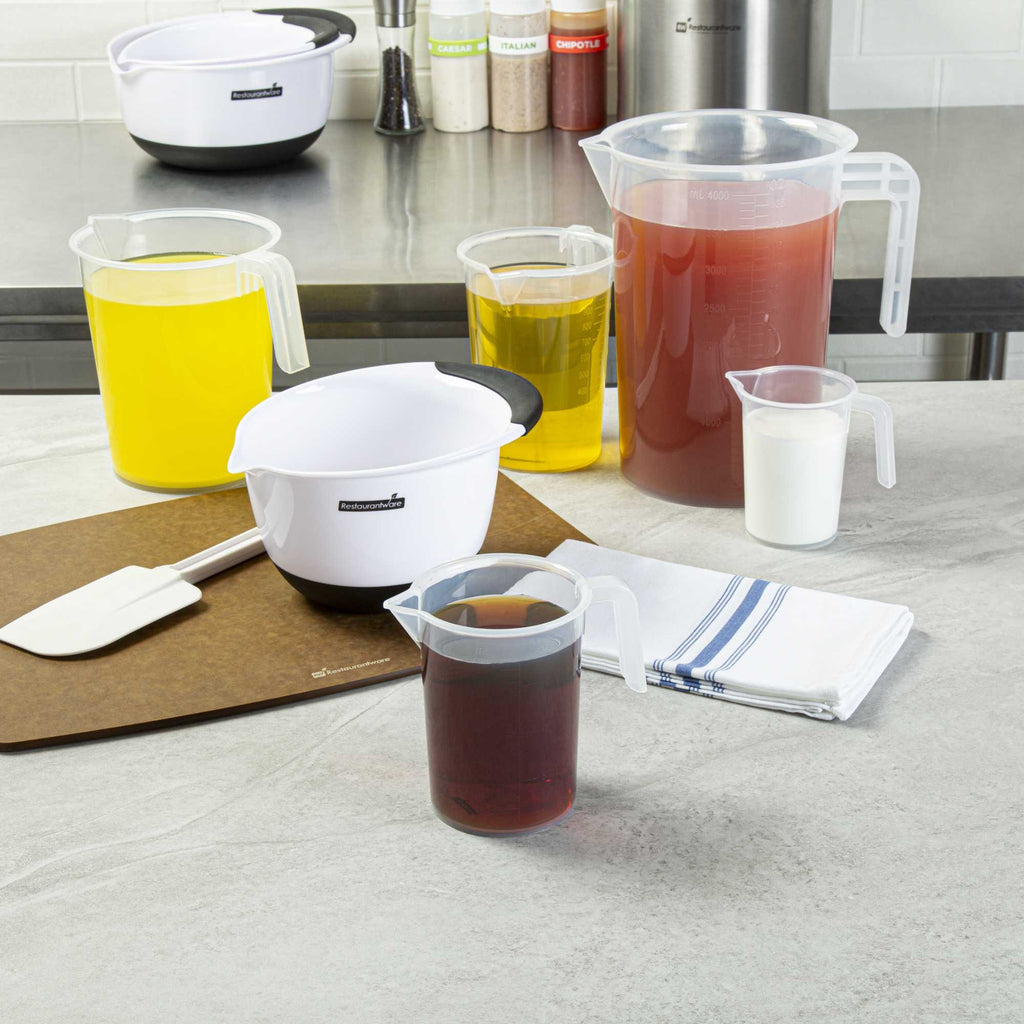 Chef 101 16 oz (2 cups) Clear Plastic Measuring Cup - 4 1/4" x 3 1/2" x 5" - 1 count box