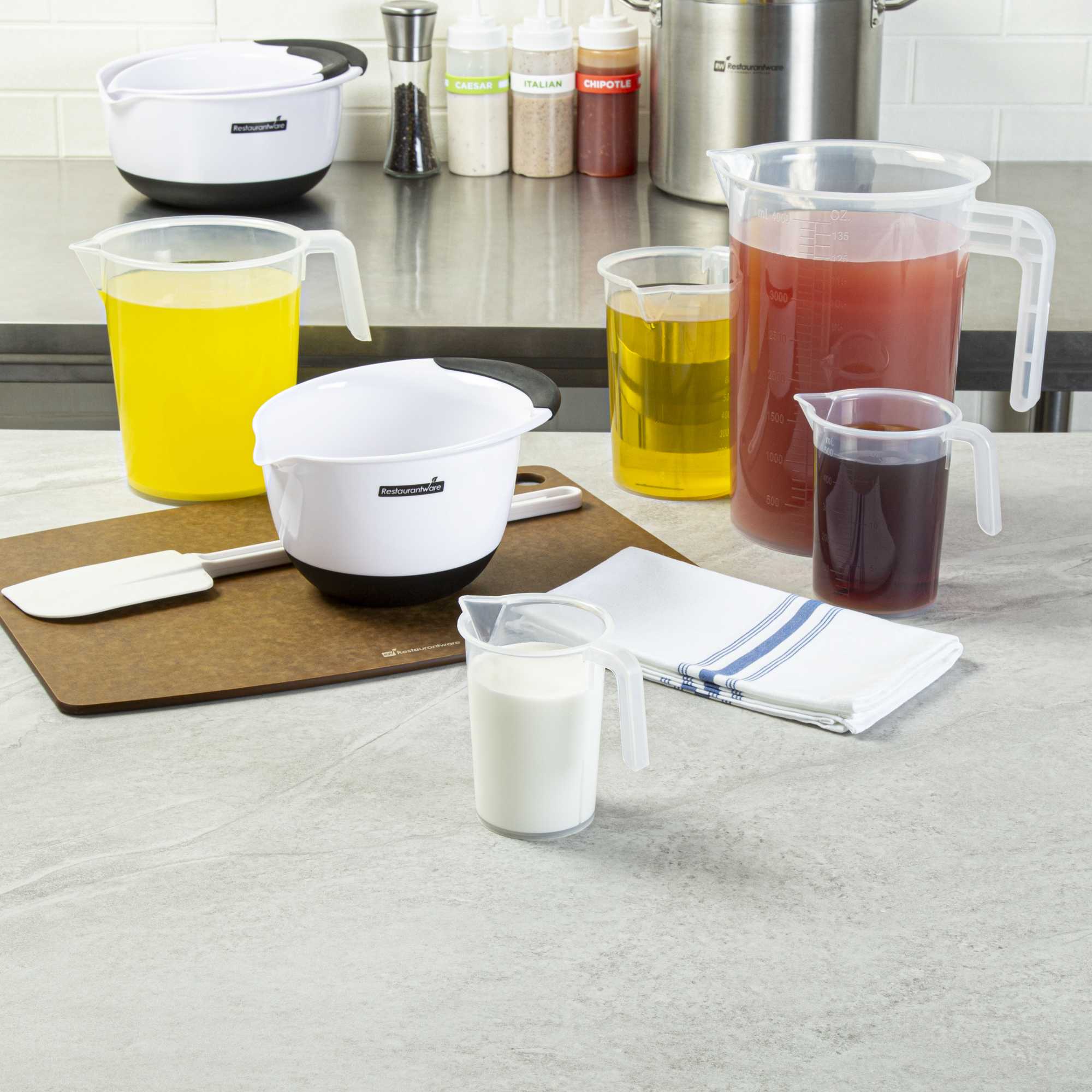 Chef 101 1-cup Clear Plastic Measuring Cup - 3 3/4" x 2 1/2" x 4 1/4" - 1 count box