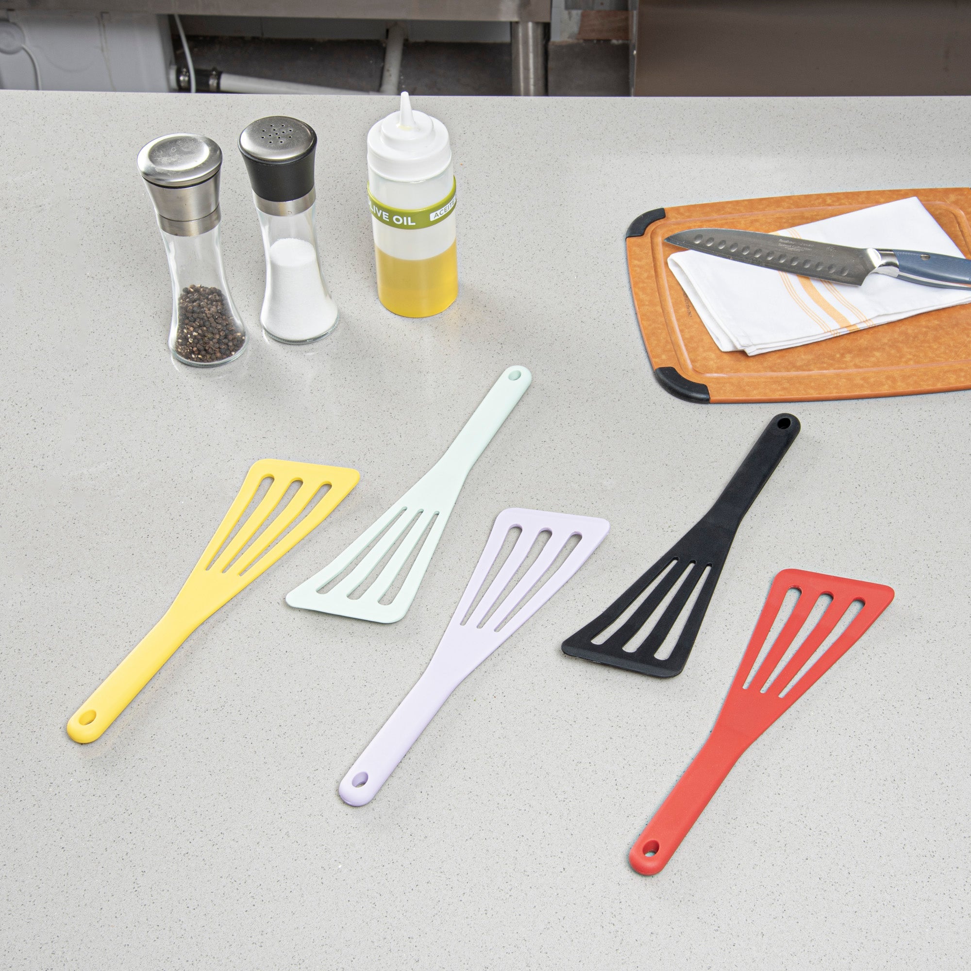 Met Lux Yellow Silicone High Temperature Slotted Turner / Spatula - 12 1/4" - 200 count box