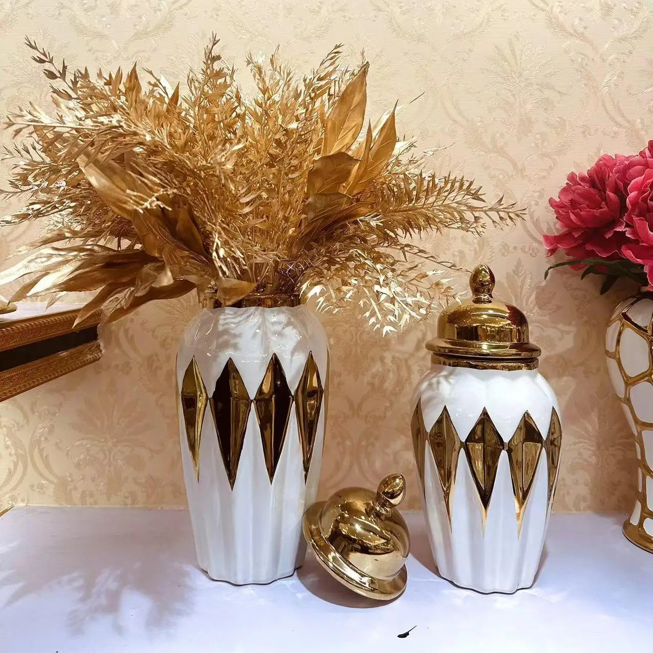 DecorBites™ Gold Diamond Check Ceramic Vase - Vintage Handicraft Decoration