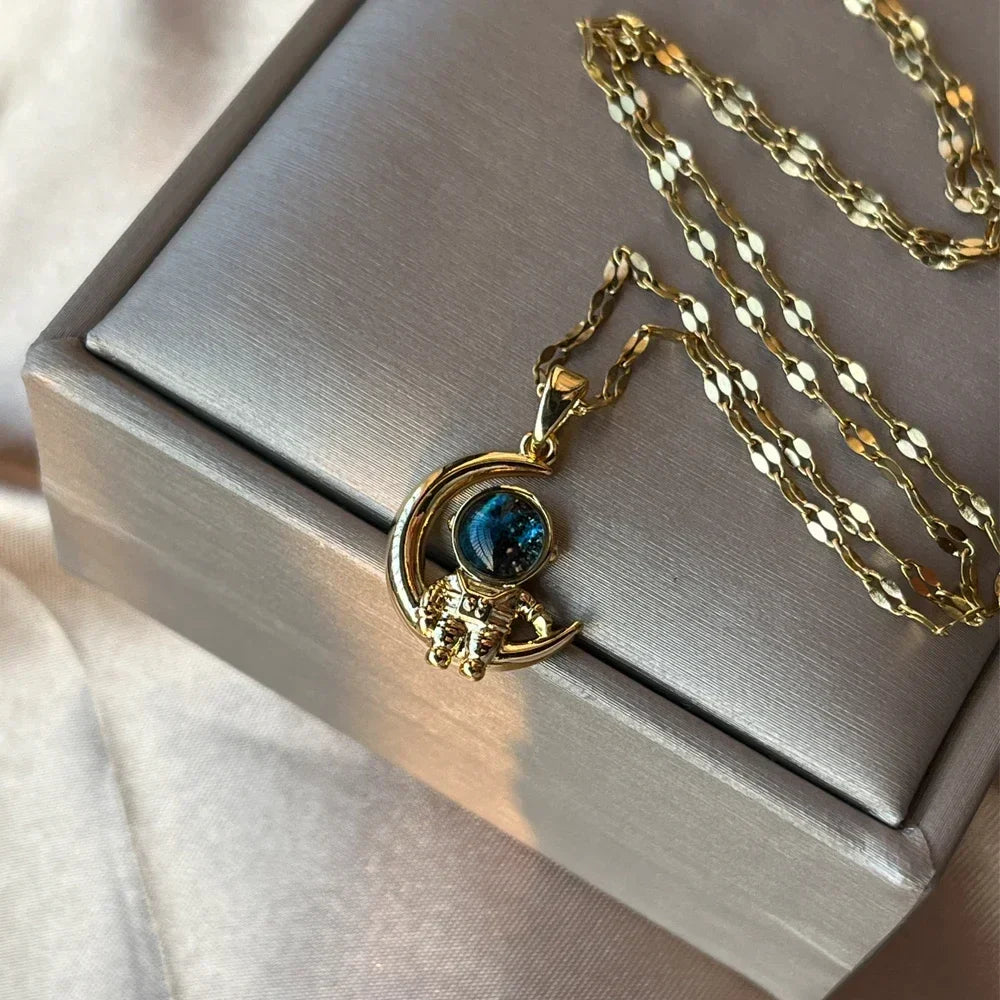Stainless Steel Crescent Moon Pendant Necklace | Vintage Gold Choker Jewelry for Women