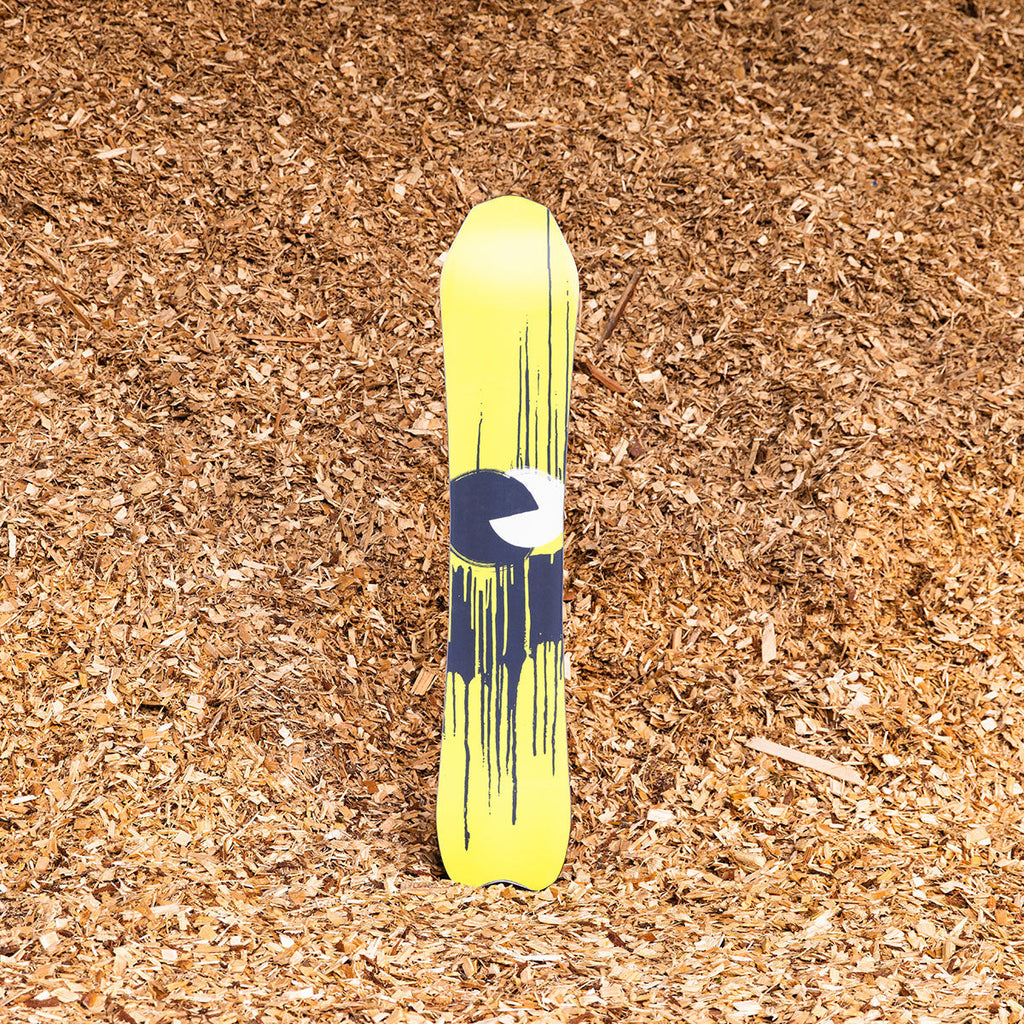 Slash by GiGi -  Vertical Snowboard - ApARTment