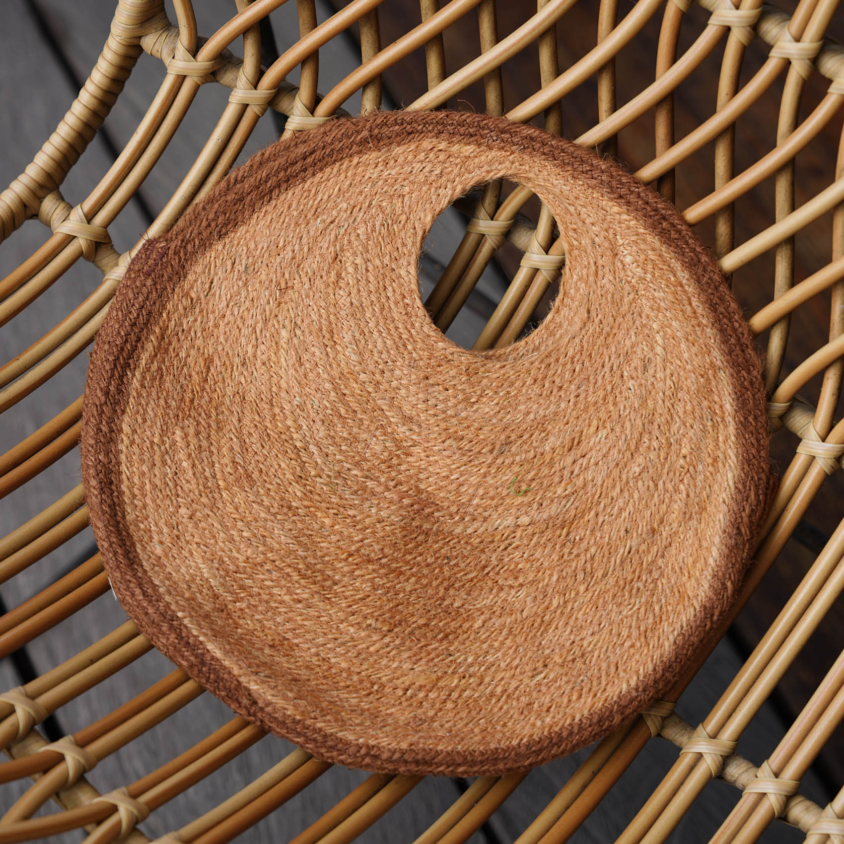 The Solo Walnut Jute Straw Bag In Brown