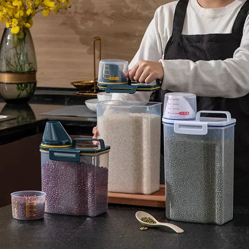 Airtight Pet Food Storage Container with Measuring Cup – 1.5kg/2kg Plastic Dog & Cat Food Pail, Moisture-Proof Sealed Jar