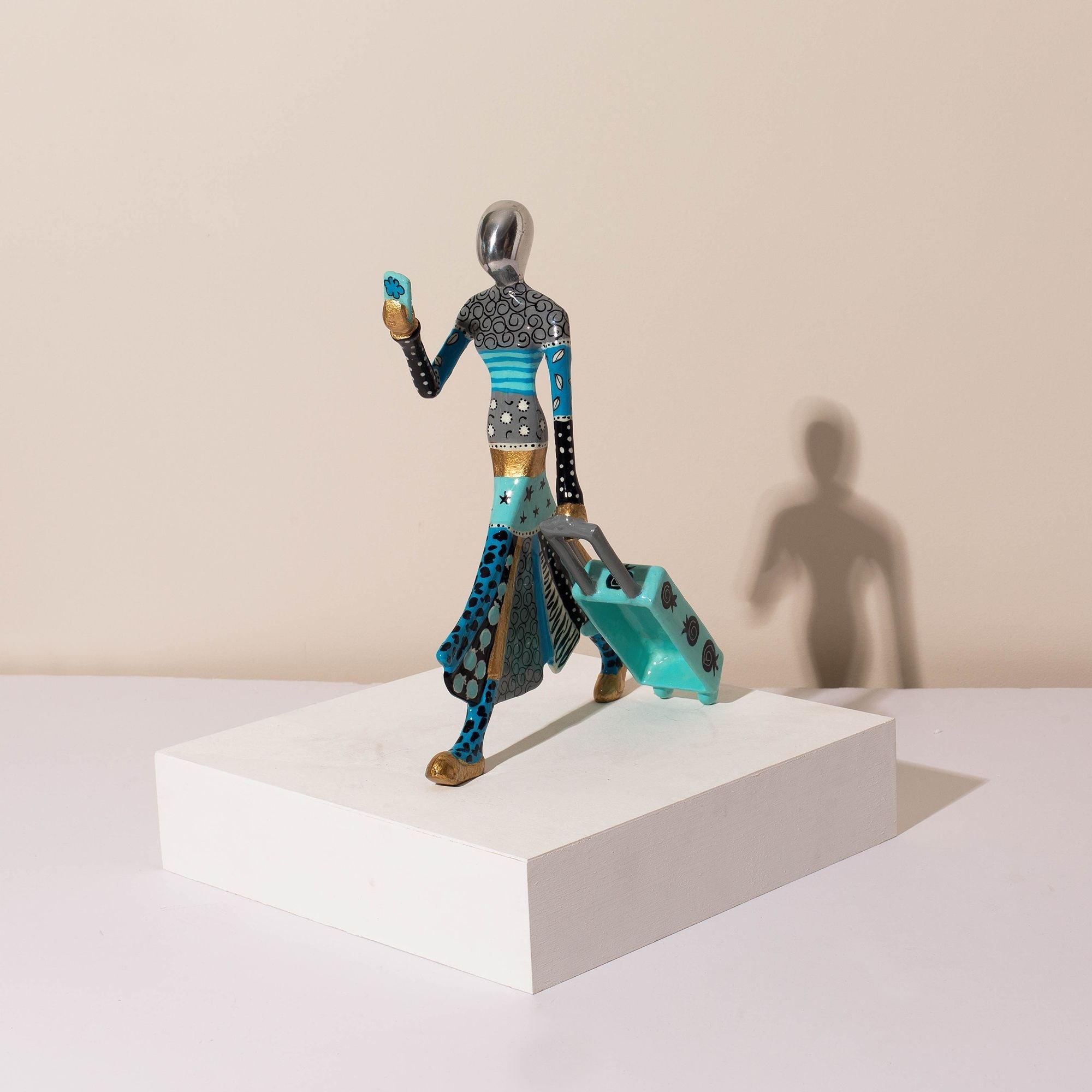 Stylish Traveler Sculpture – Flight Mood Figurine – Flight Mood Series
