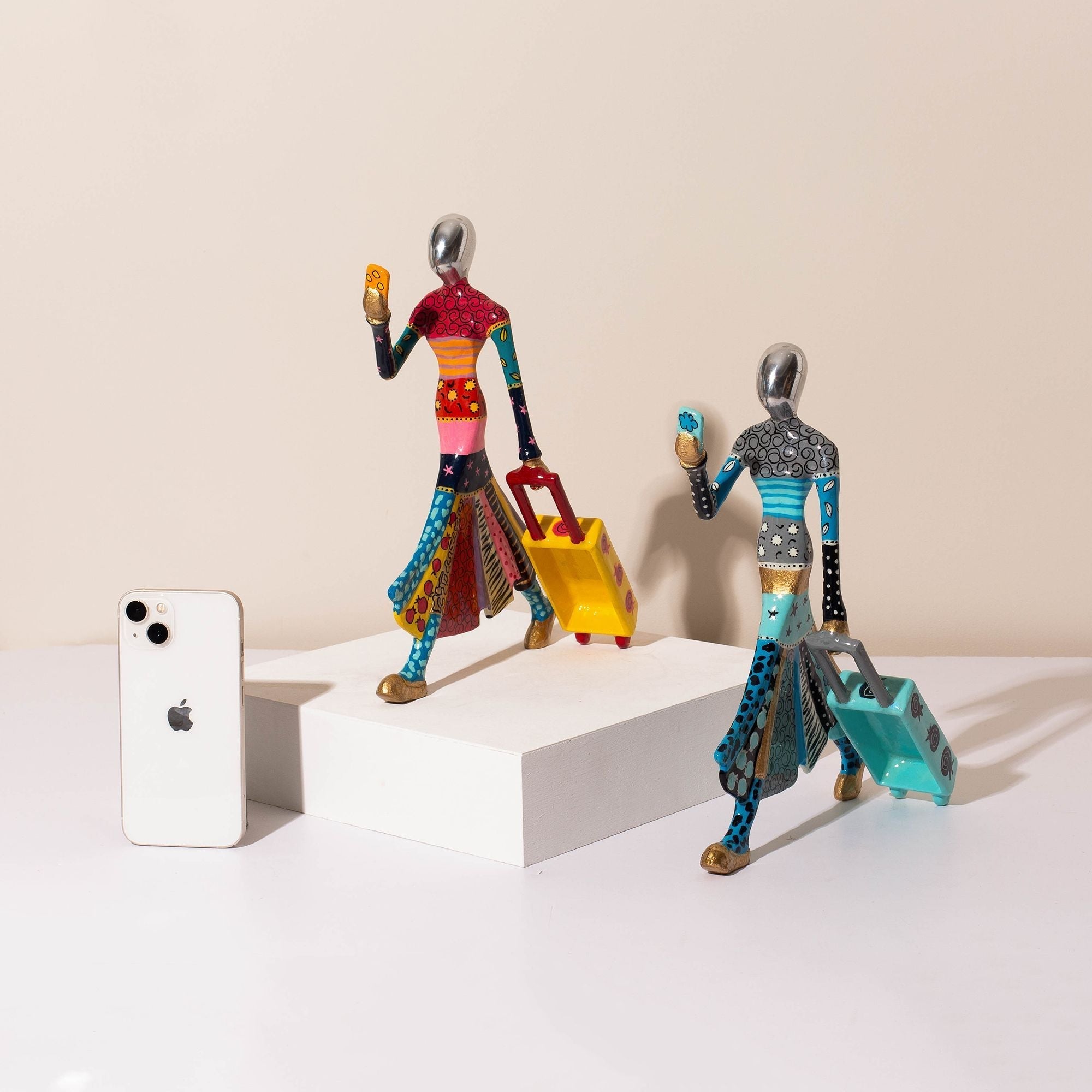 Travel-Themed Figurine – Bold & Elegant – Flight Mood Series