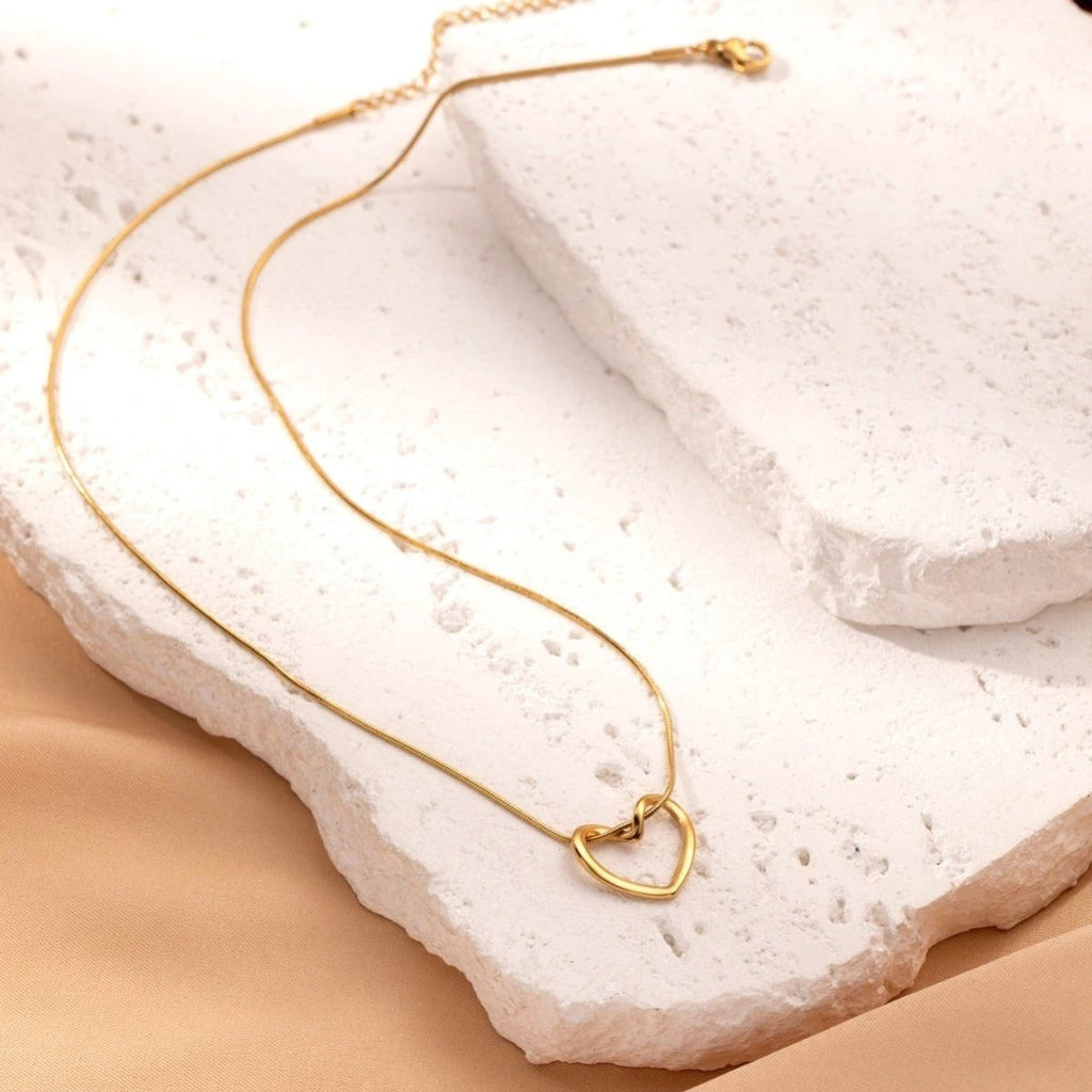 Stainless Steel Twist Hollow Heart Necklace - Clavicle Chain