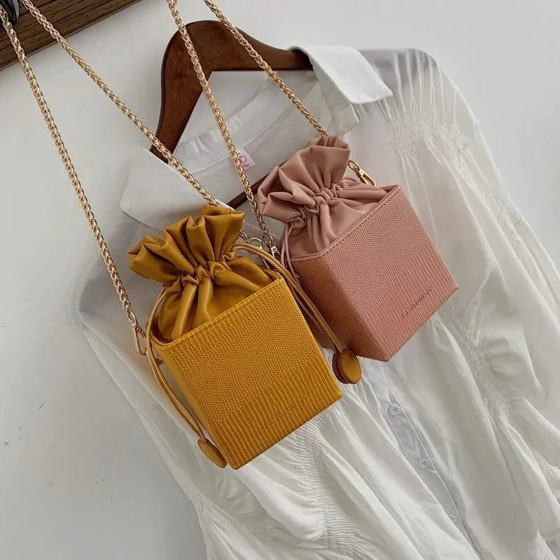 Chic Alligator Pattern Bucket Bag