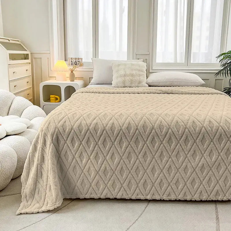 DecorBites™ Diamond Jacquard Coral Fleece Blanket for All Seasons