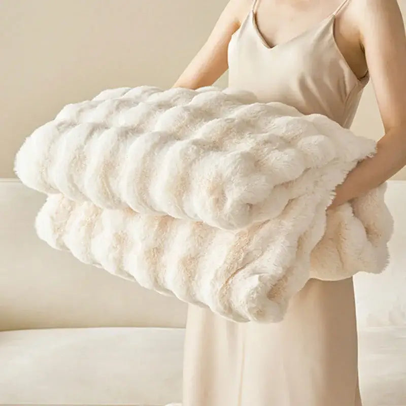Off-white luxe faux rabbit fur blanket – bedroom cozy sofa throw