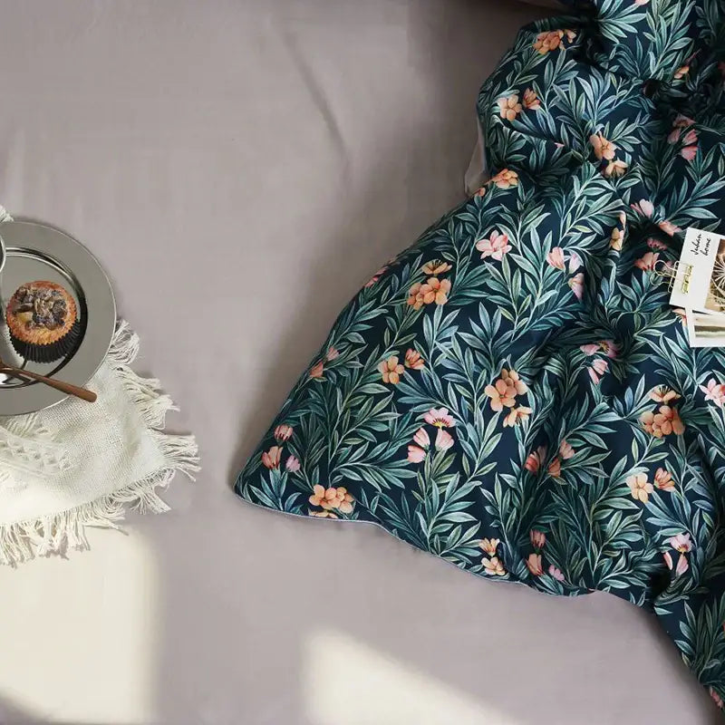DecorBites™ Luxury Flamingo Leaf Bedding Set Queen King Size