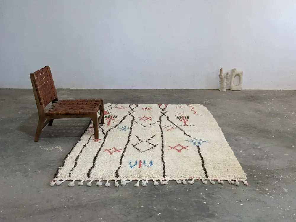 Moroccan handmade beige wool rug living room geometric patterns