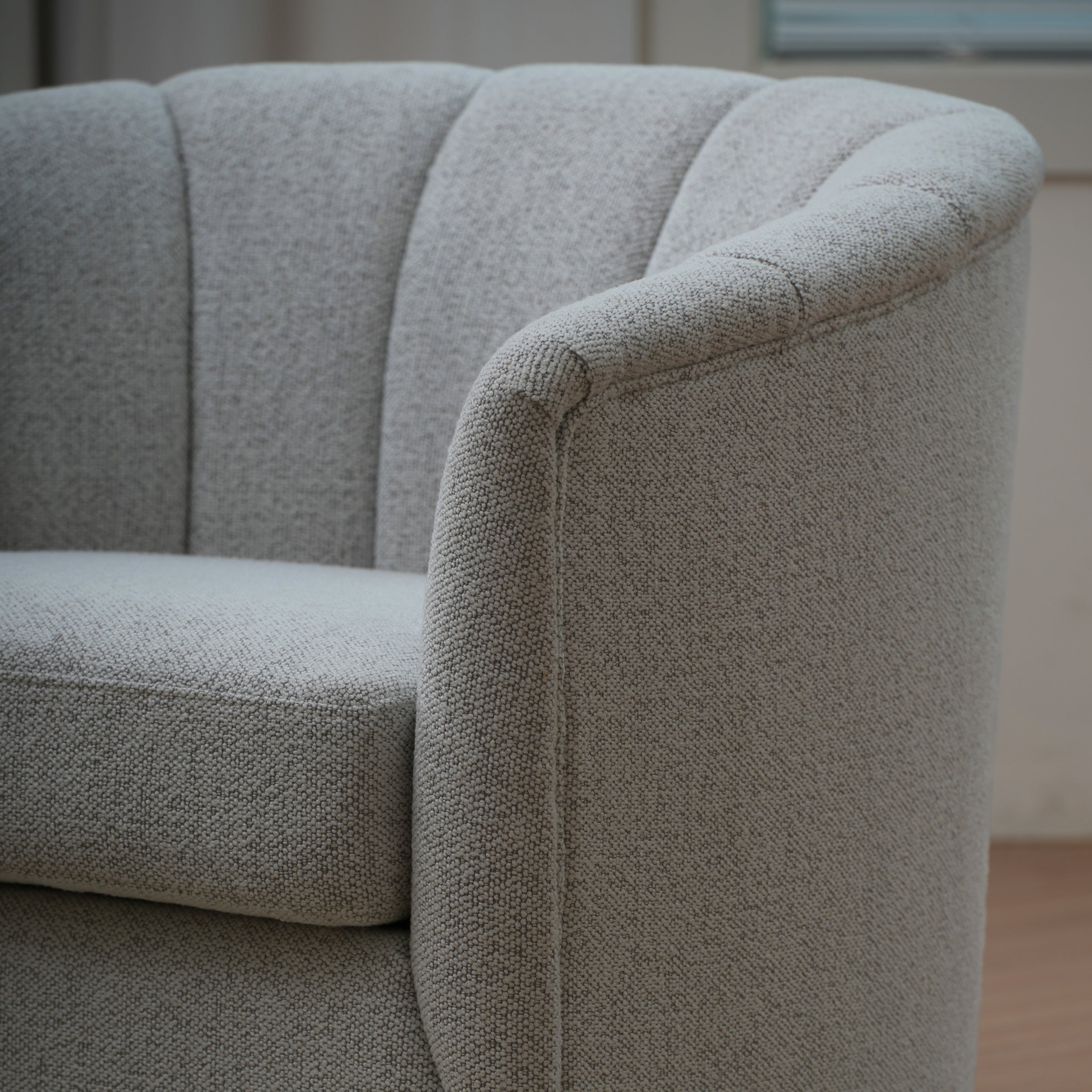 Accent Chair Swivel 360 Degree Ivory Curved Shelter Back 33x33x28 In 350 LB