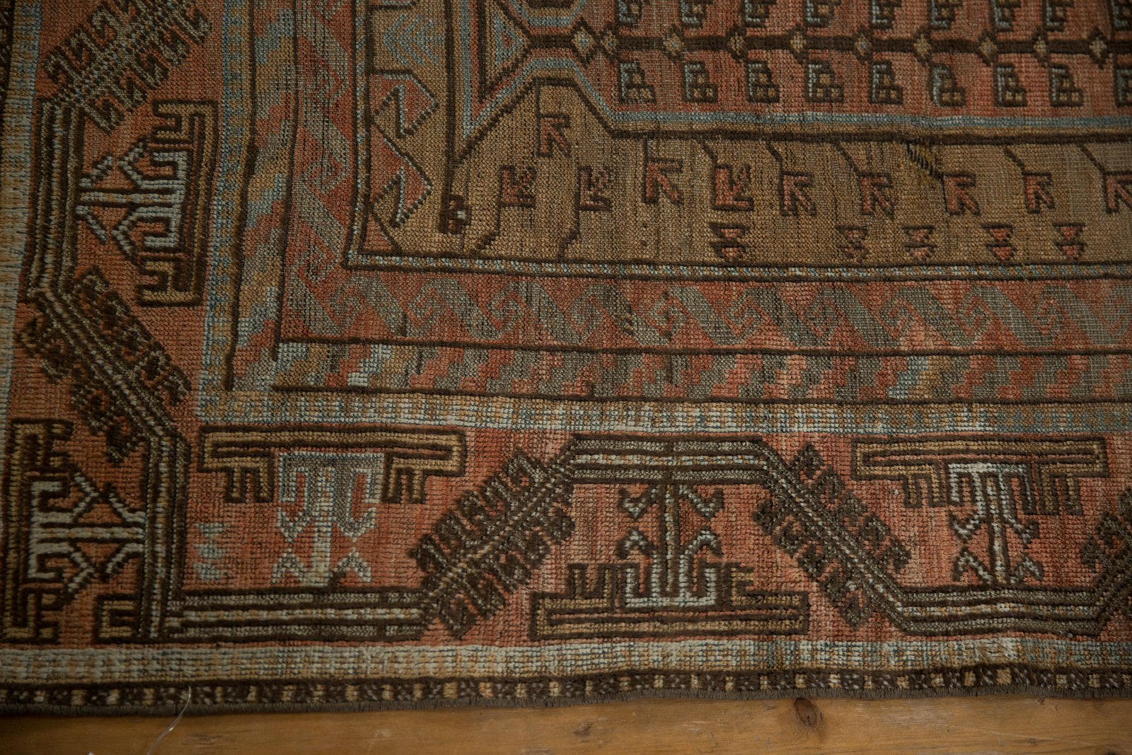 5.5x10 Vintage Distressed Belouch Carpet