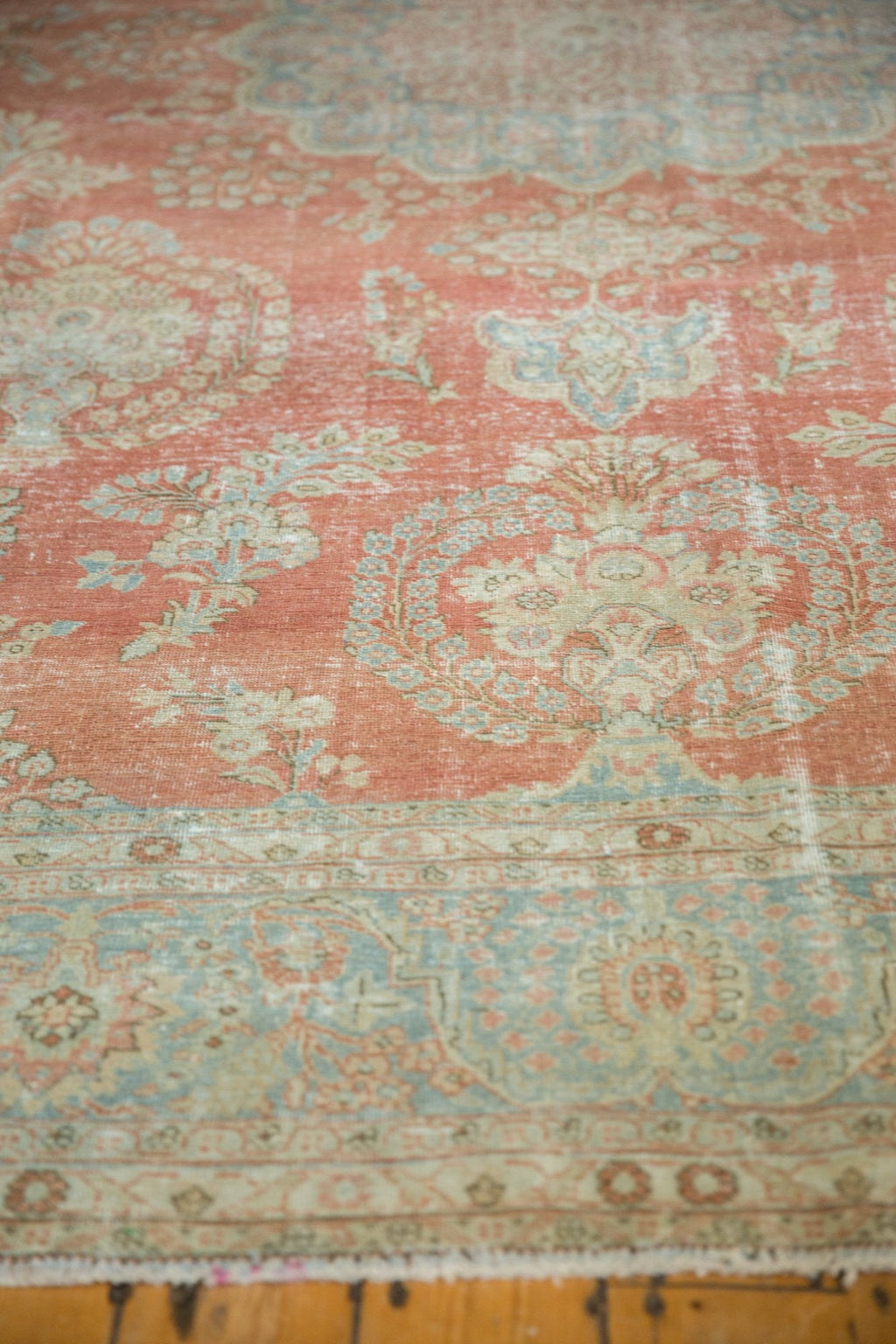 9.5x13.5 Vintage Distressed Mahal Carpet