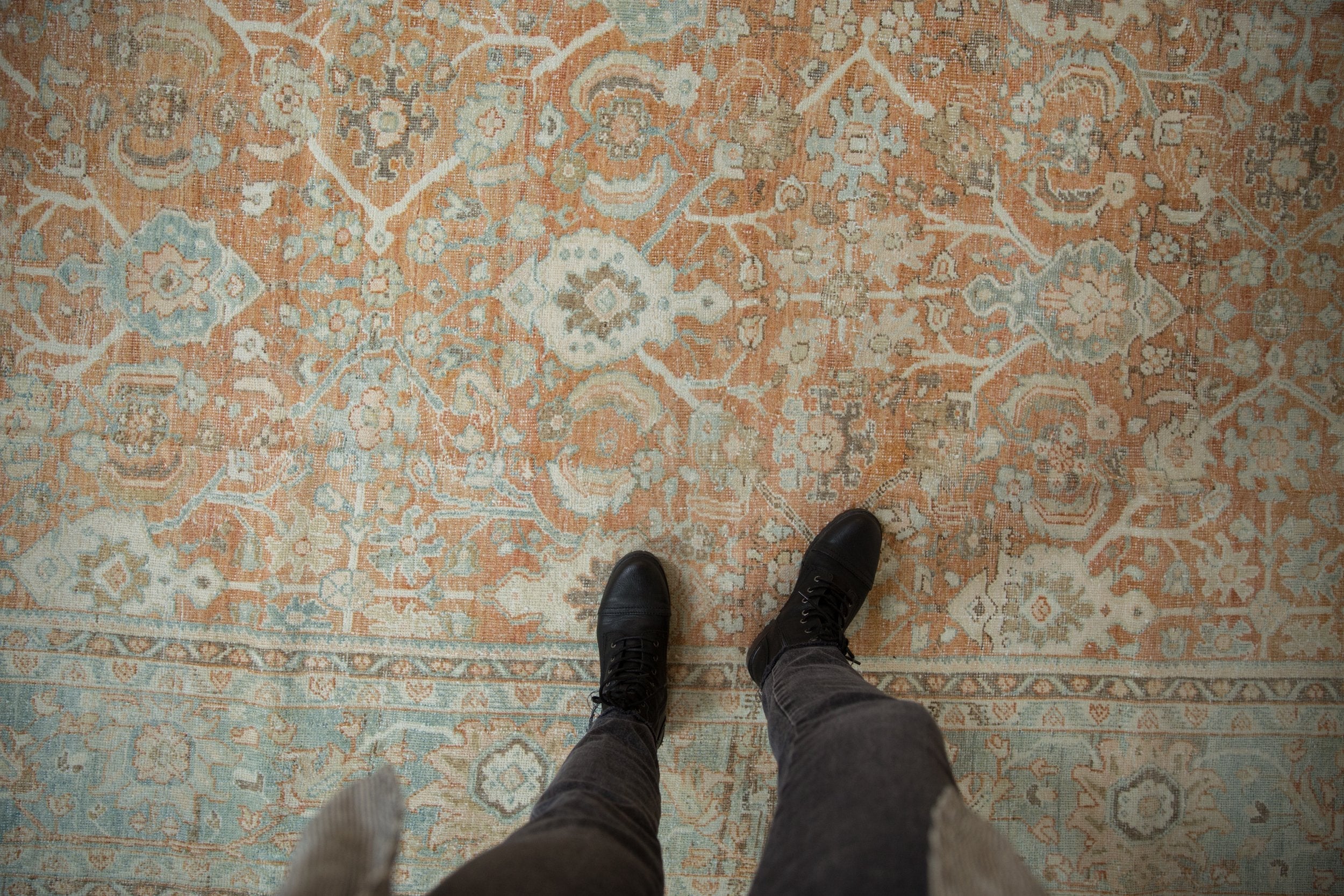9x11.5 Vintage Distressed Mahal Carpet