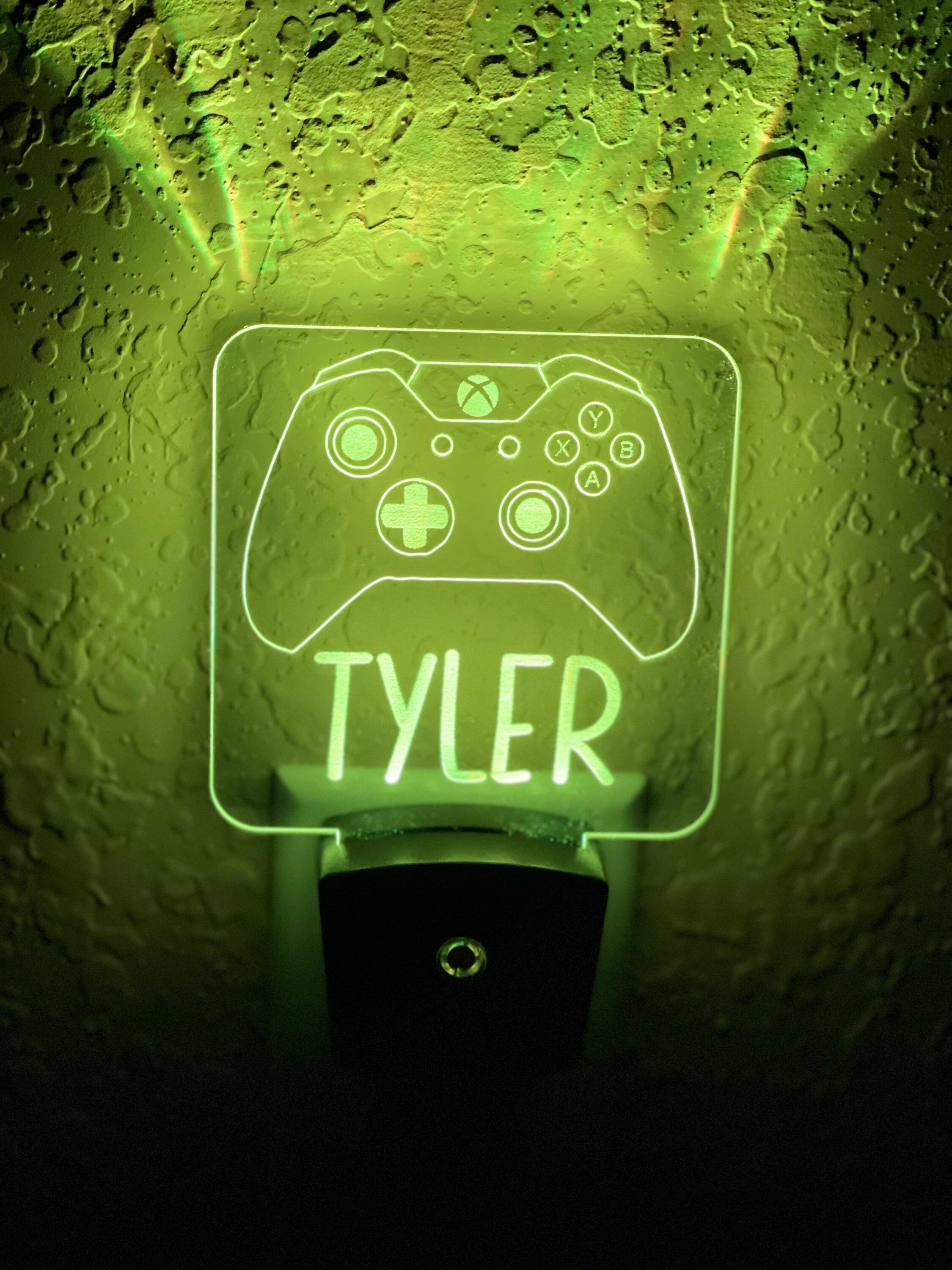 Personalized LED Xbox Controller Night Light | 7 Color Changing | Plug in Night Light | Name Light | Children's Night Light | Kids Light