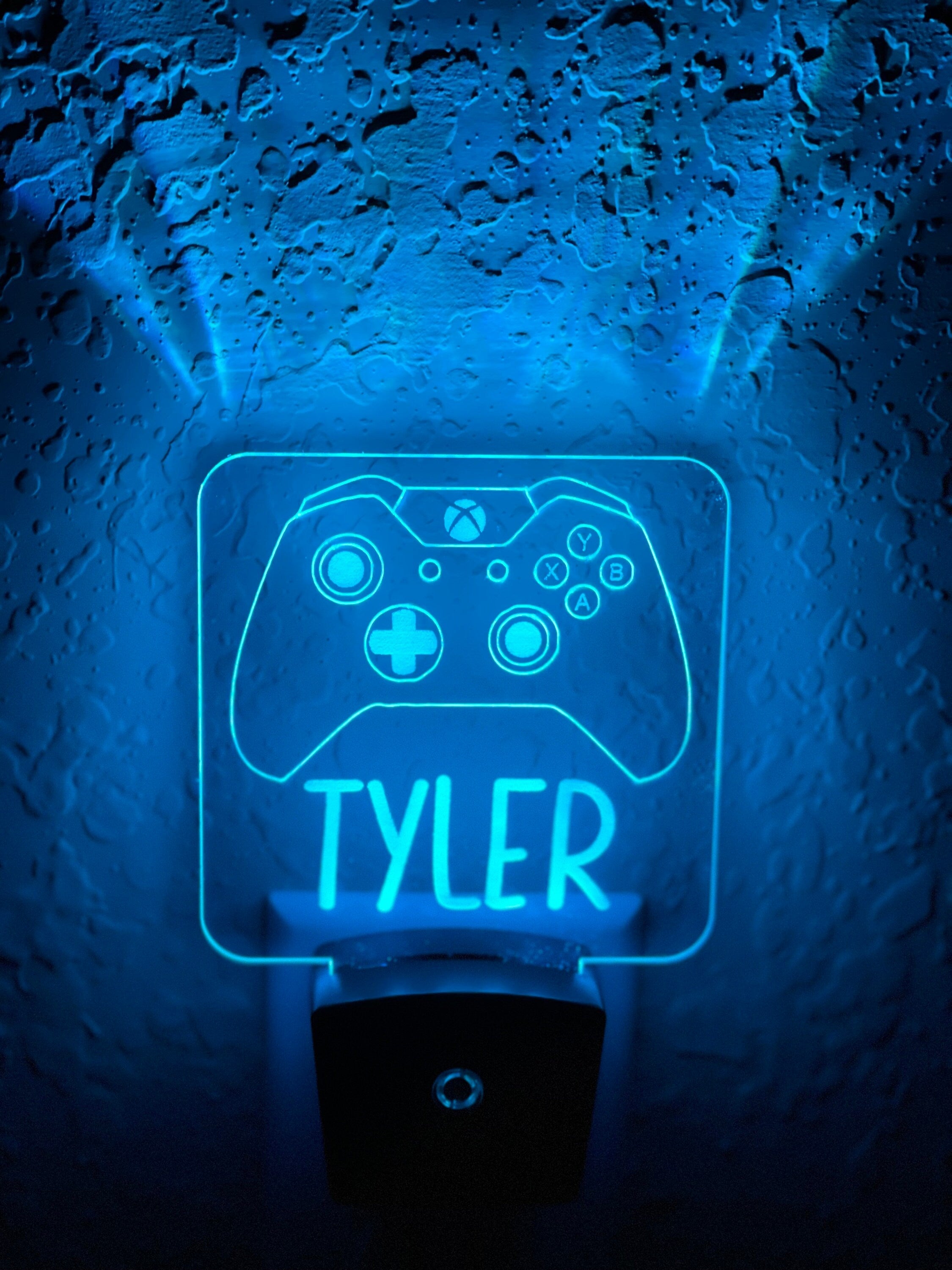 Personalized LED Xbox Controller Night Light | 7 Color Changing | Plug in Night Light | Name Light | Children's Night Light | Kids Light