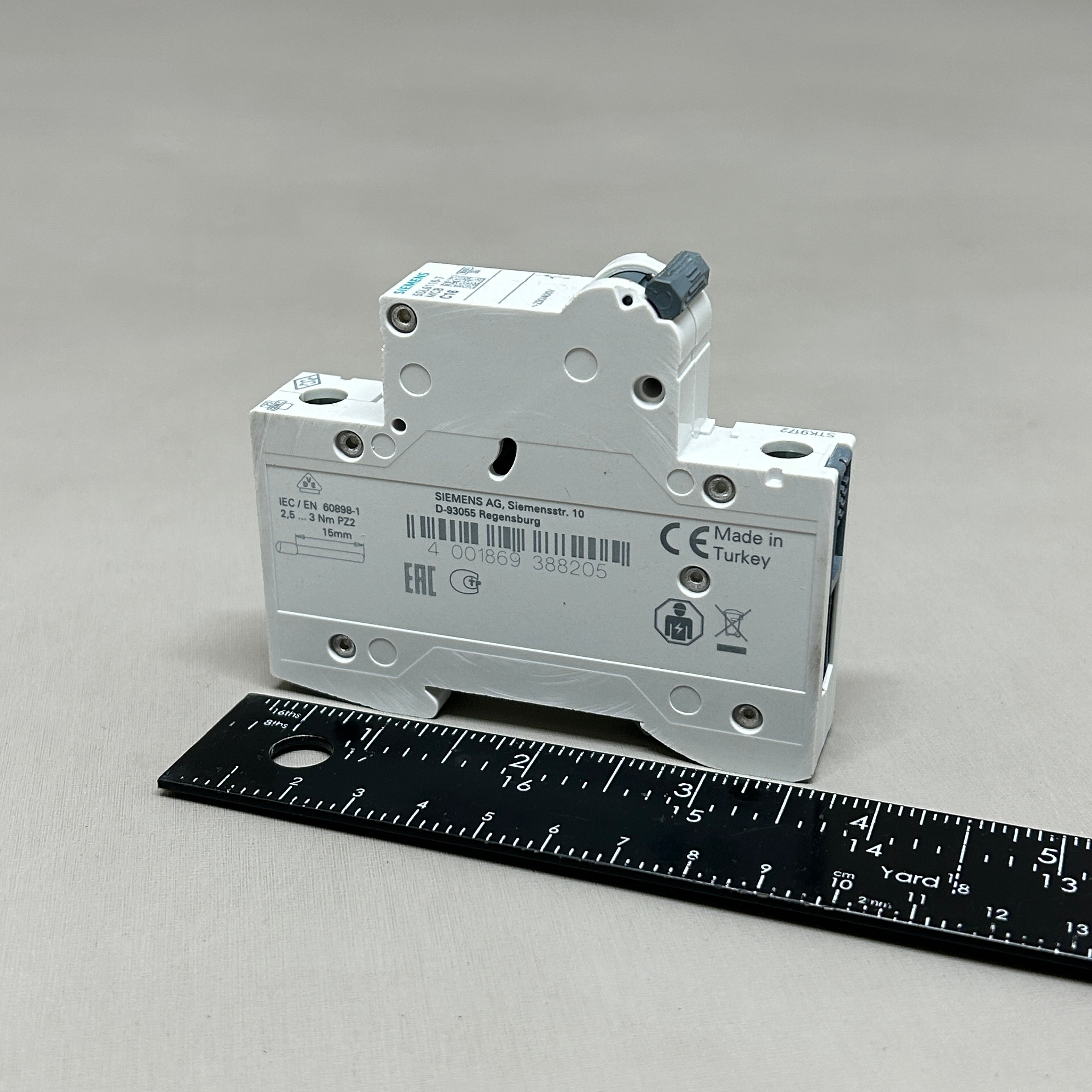 SIEMENS Miniature Circuit Breaker 16 AMP 230-400 VAC Off-White 5SL6116-7 (New)