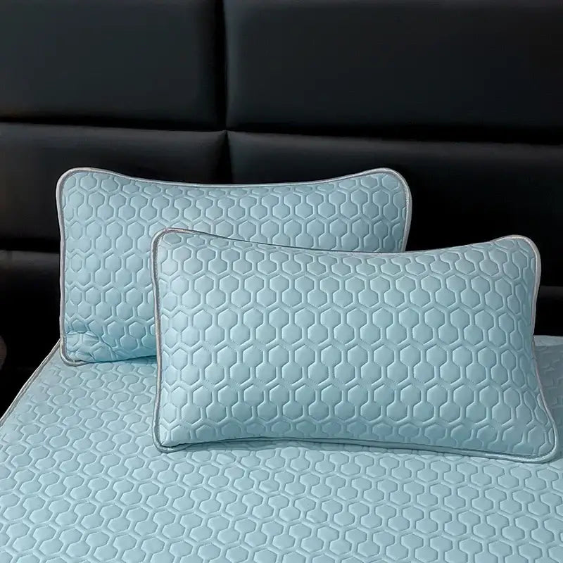 DecorBites™ Cool Feeling Ice Silk Summer Quilt Set Queen - Comforter, Fitted Sheet, Pillowcase