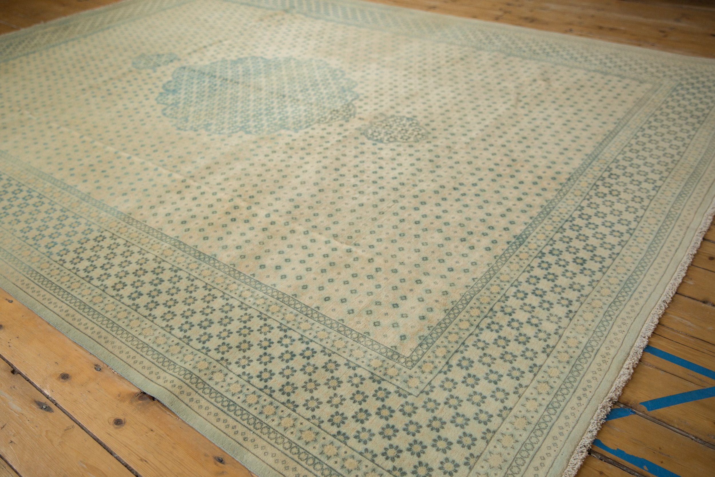 9x11.5 Vintage Distressed Bulgarian Tabriz Design Carpet