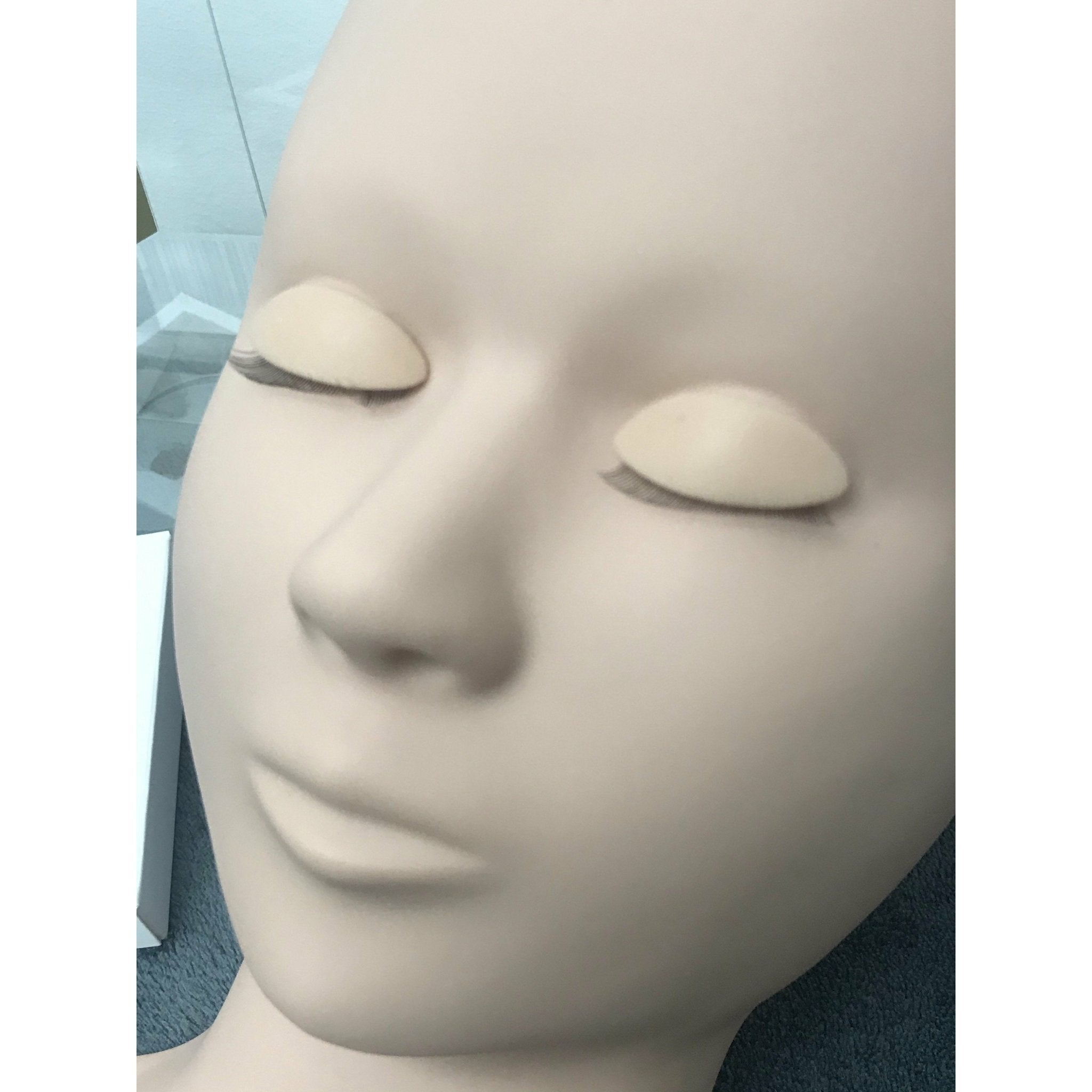 New Eyelash Practice Mannequin with 3 sets of removable eyes.